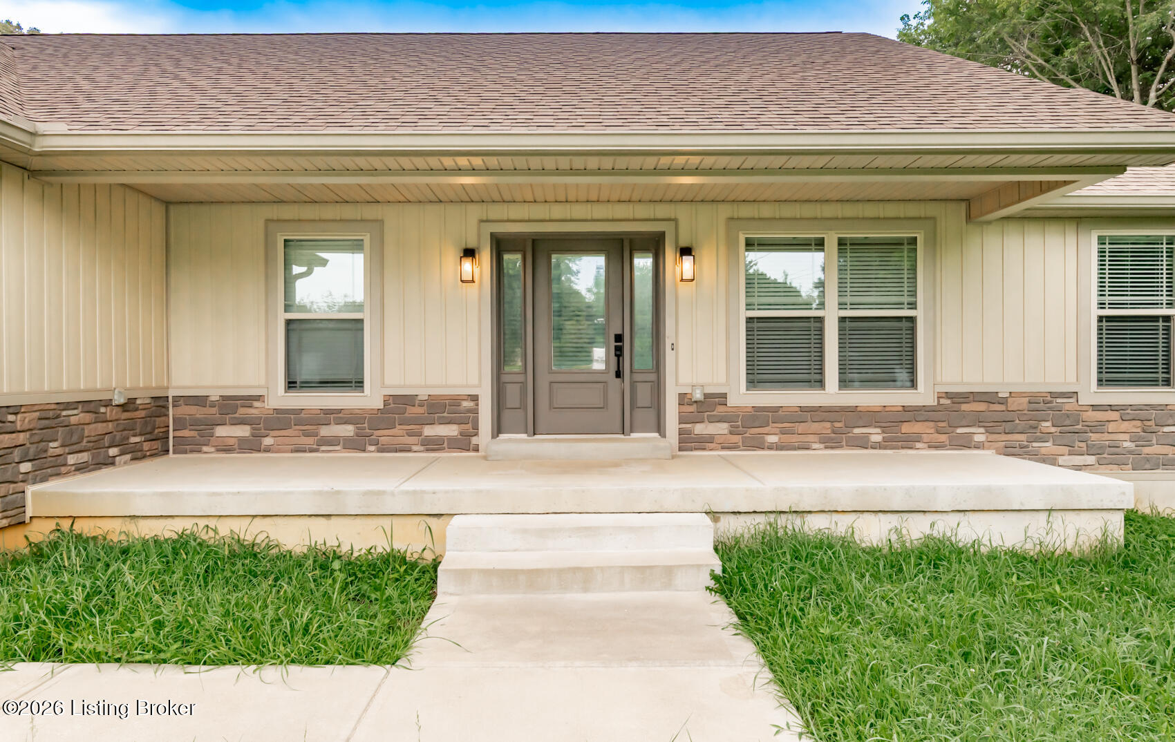 369 Meadowview Dr Property Photo 4