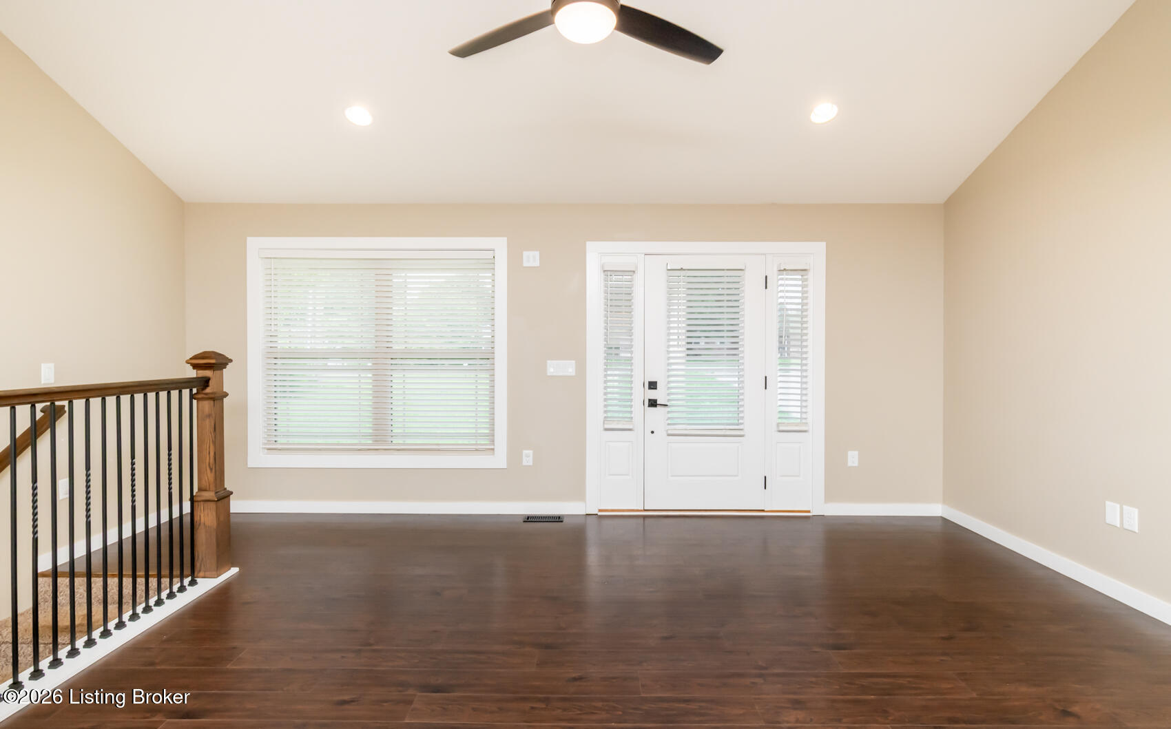 369 Meadowview Dr Property Photo 6