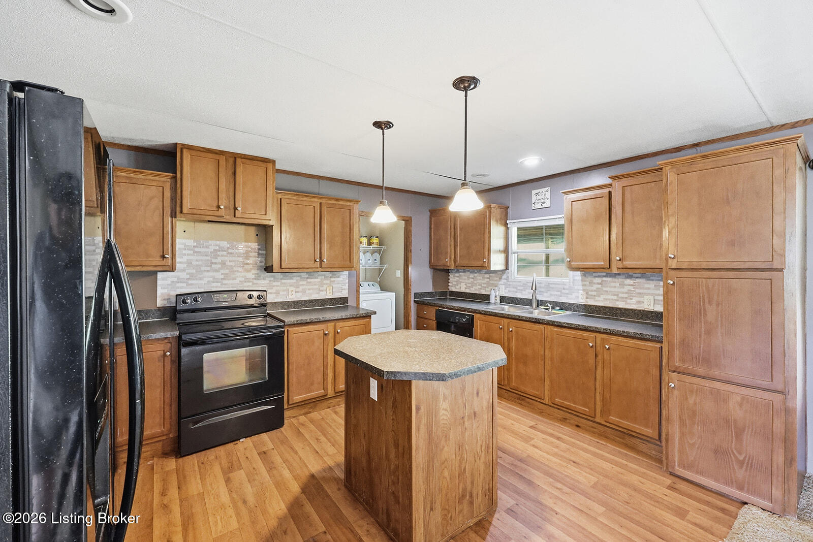 1303 Versailles Rd Property Photo 2