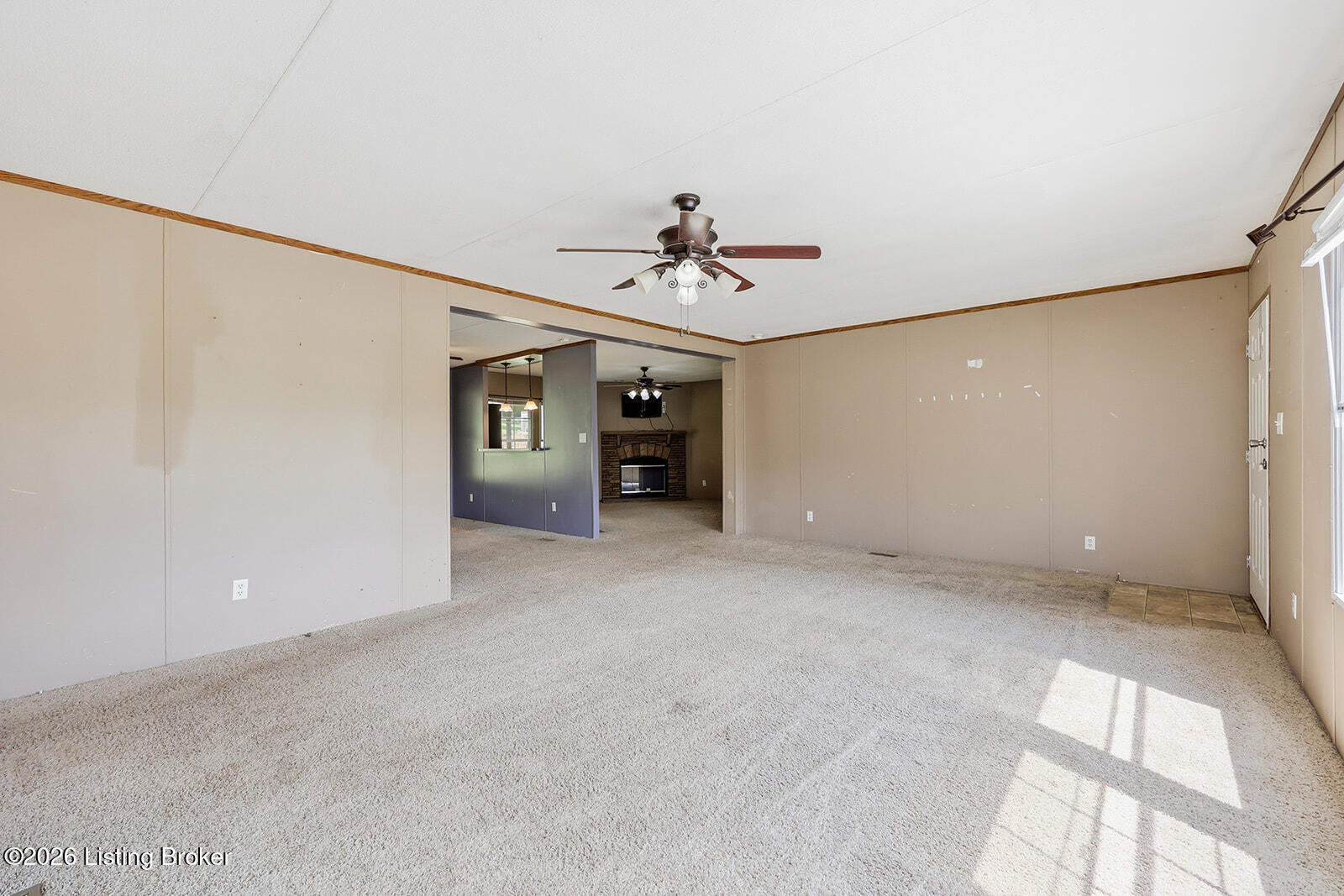 1303 Versailles Rd Property Photo 3