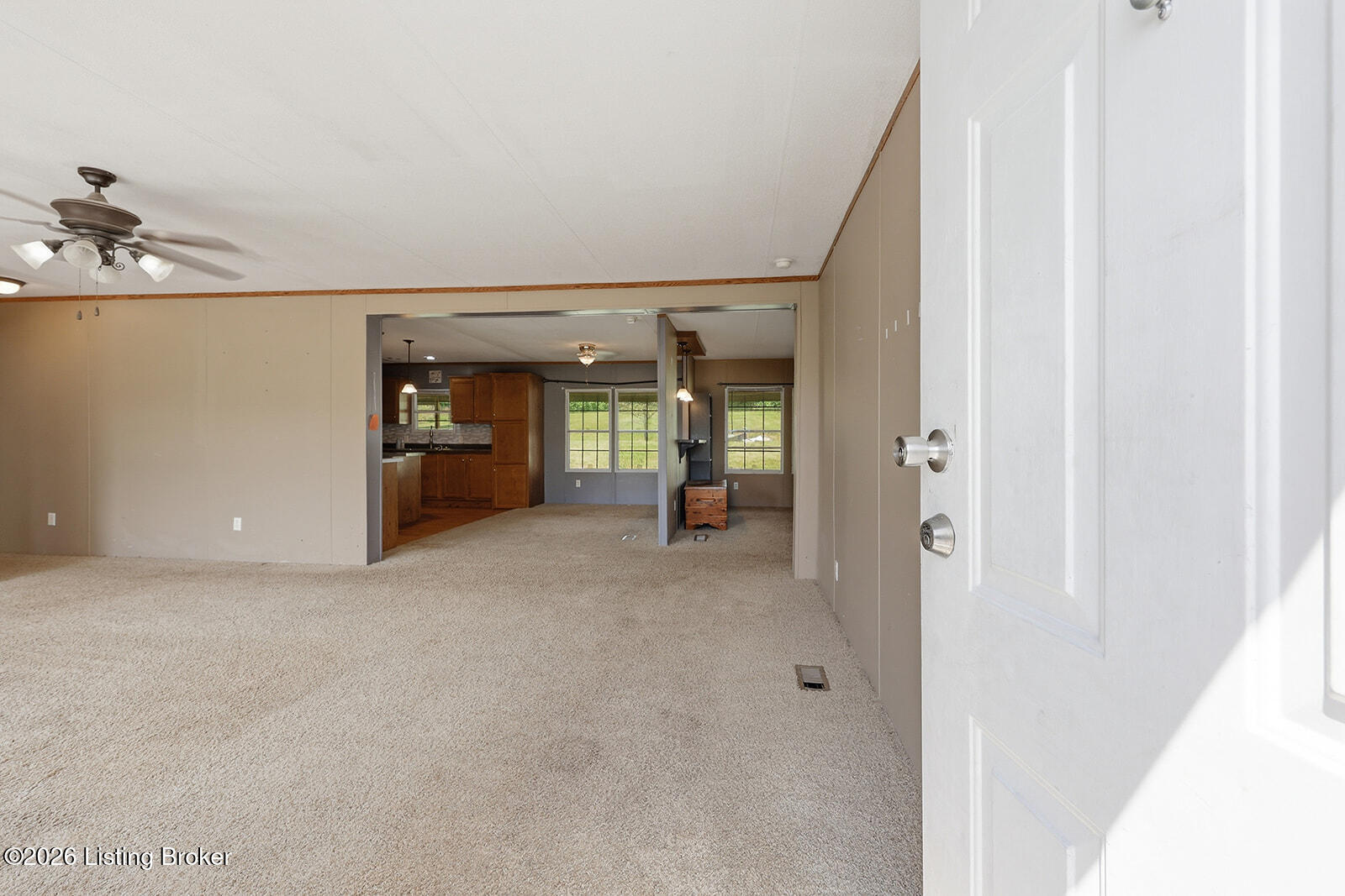 1303 Versailles Rd Property Photo 5