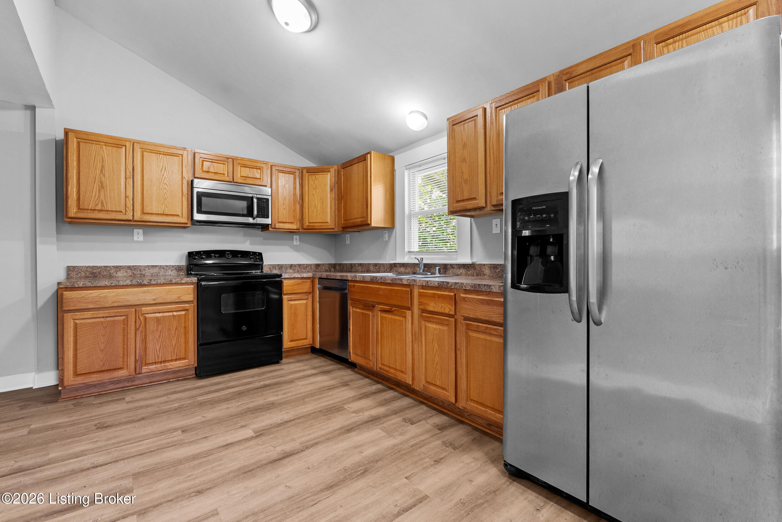 212 Harlan Ave Property Photo 5