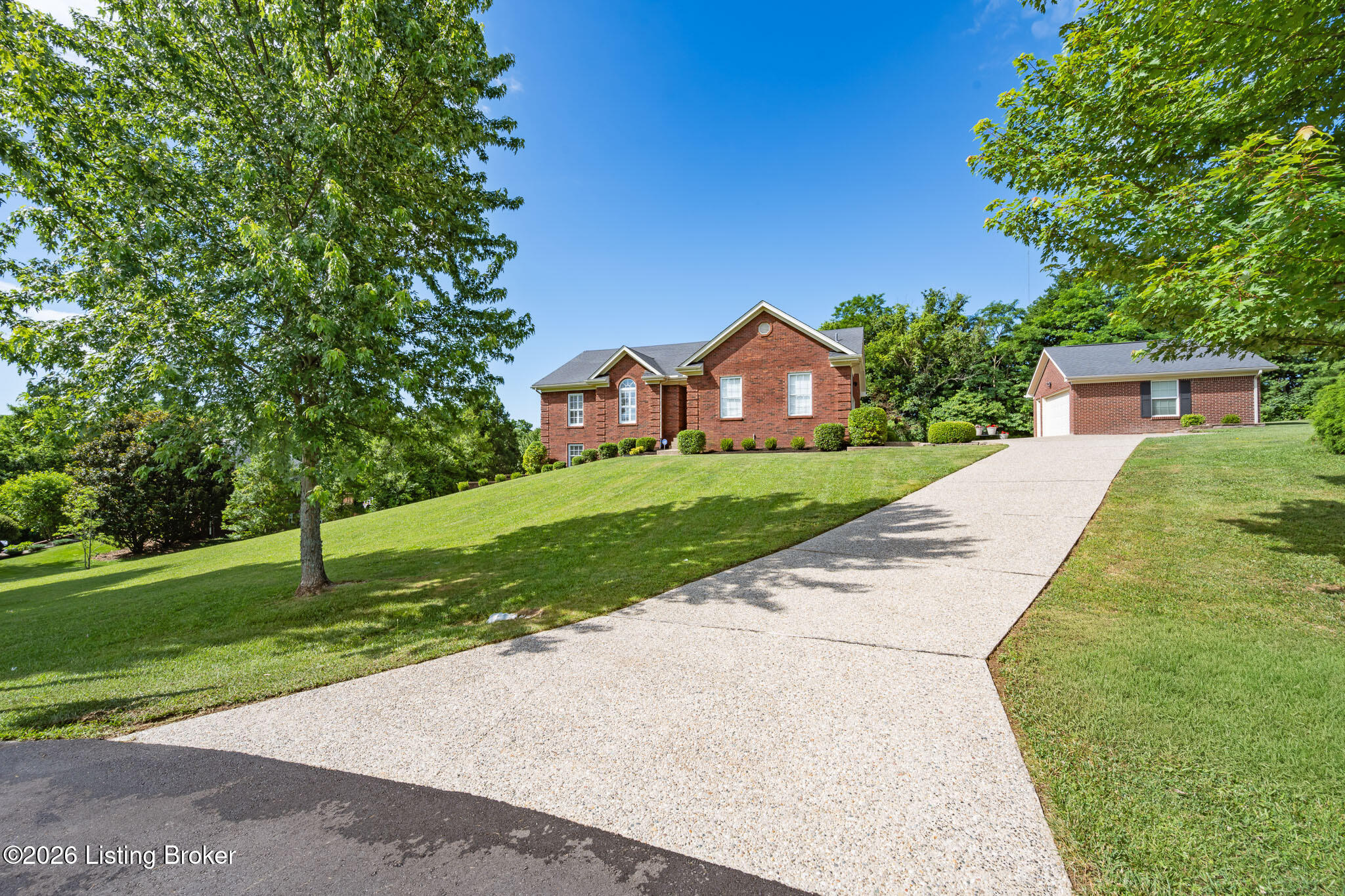 2700 Sycamore Run Ct Property Image