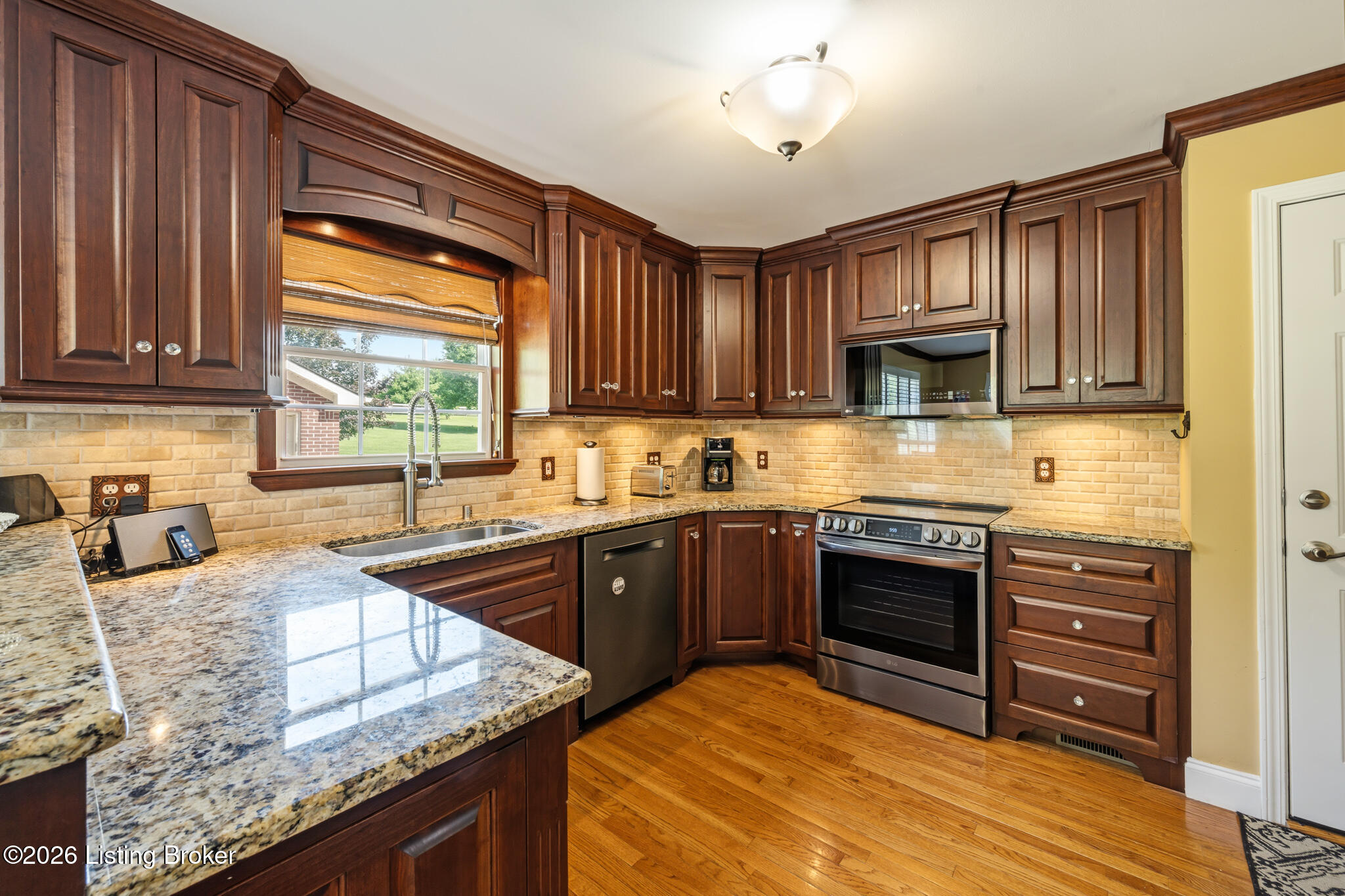 2700 Sycamore Run Ct Property Photo 12