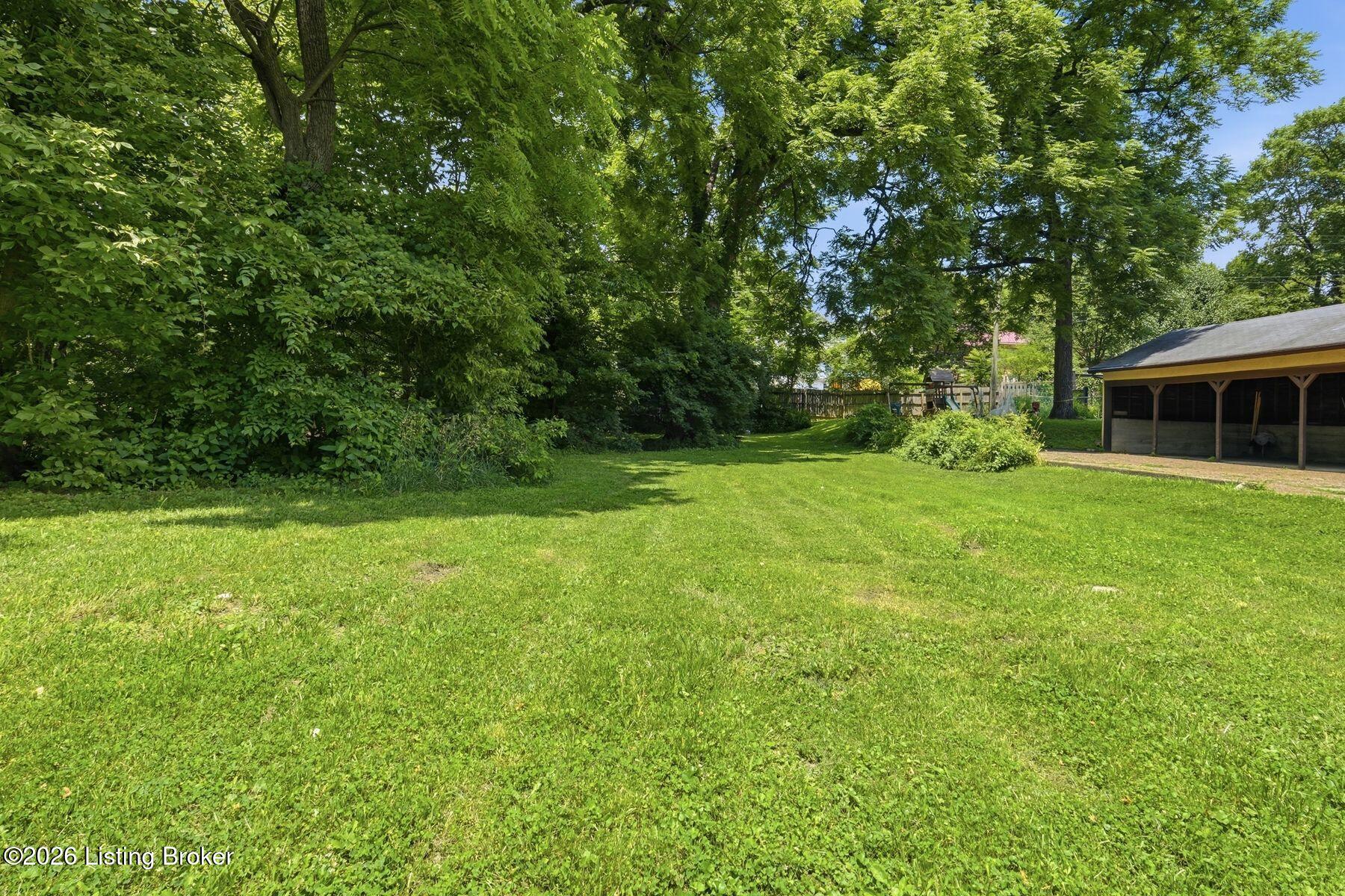2055 Douglass Blvd Property Photo 11