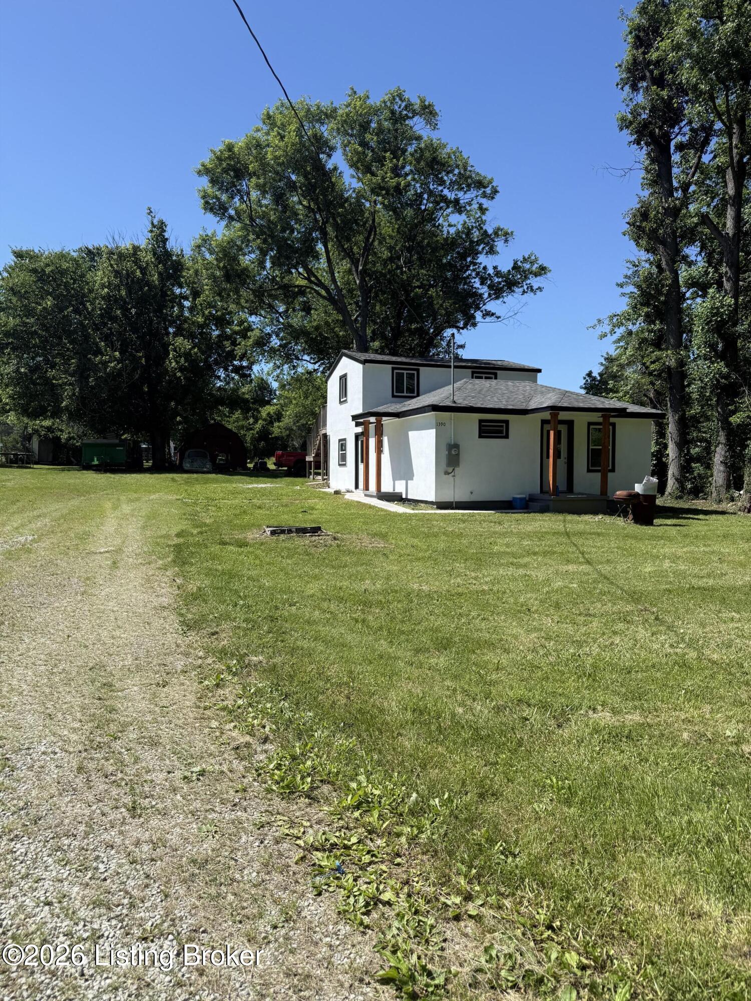 13900 S Lyons Ave Property Photo 6