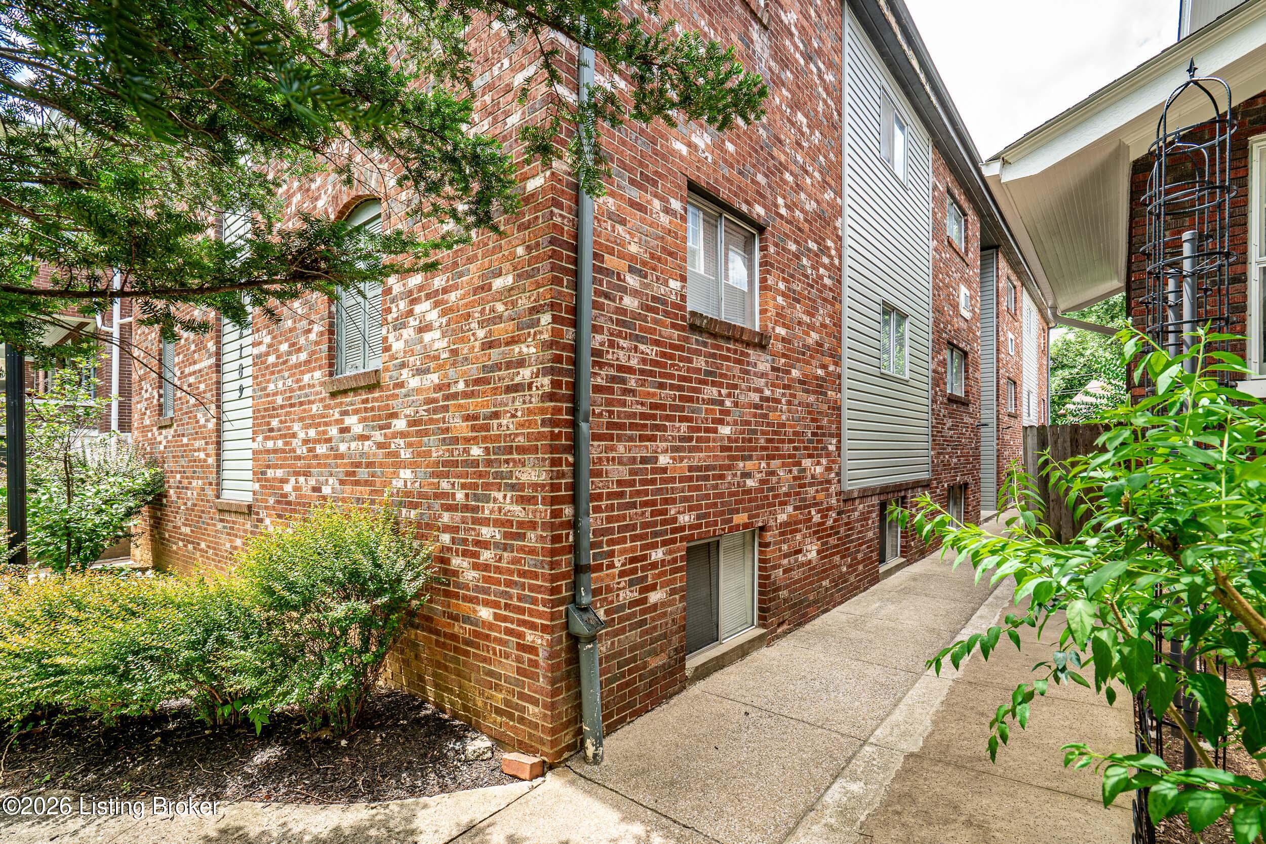 2189 Baringer Ave Property Photo 4