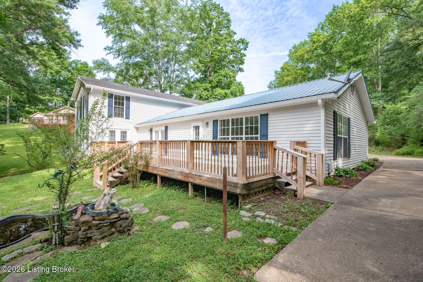 70 Dreamland Rd Property Photo 13
