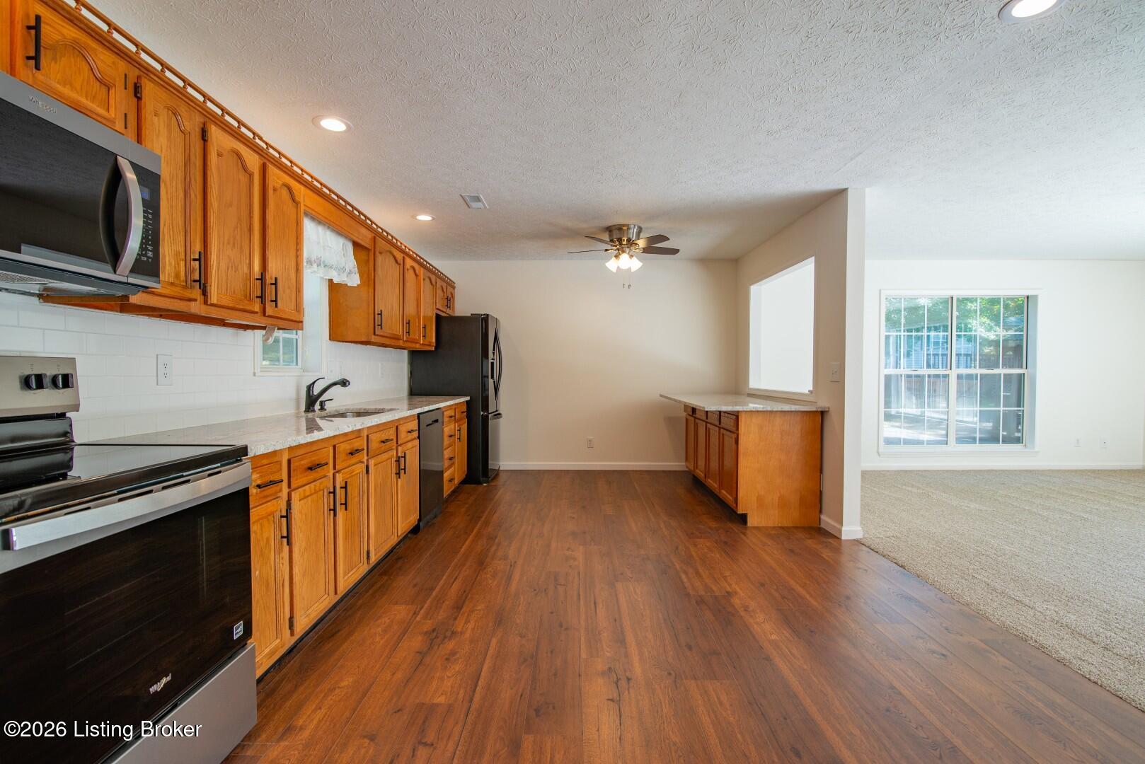 70 Dreamland Rd Property Photo 26