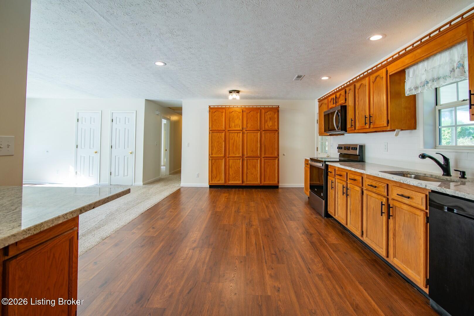 70 Dreamland Rd Property Photo 29