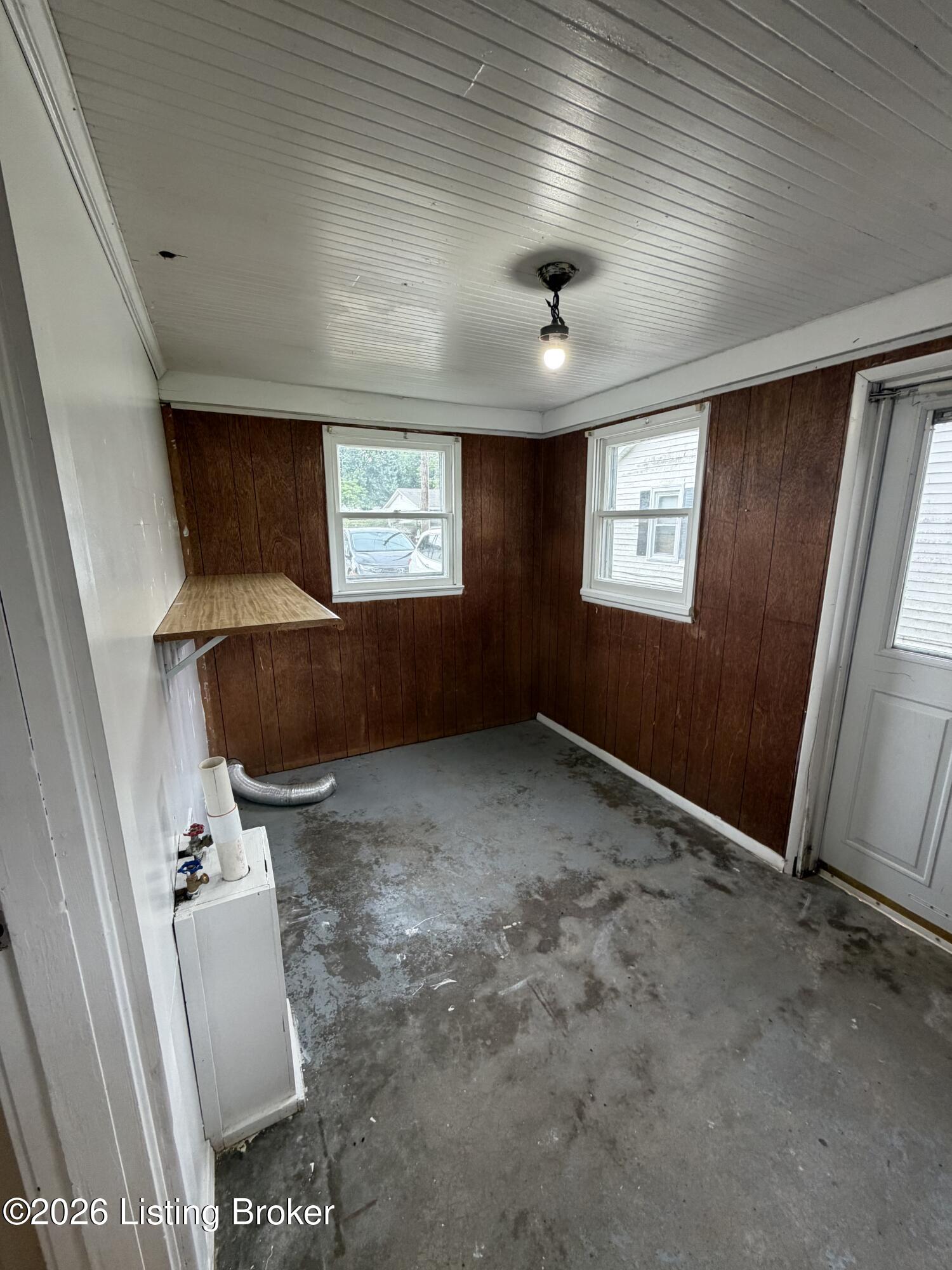124 Maple Ave Property Photo 15