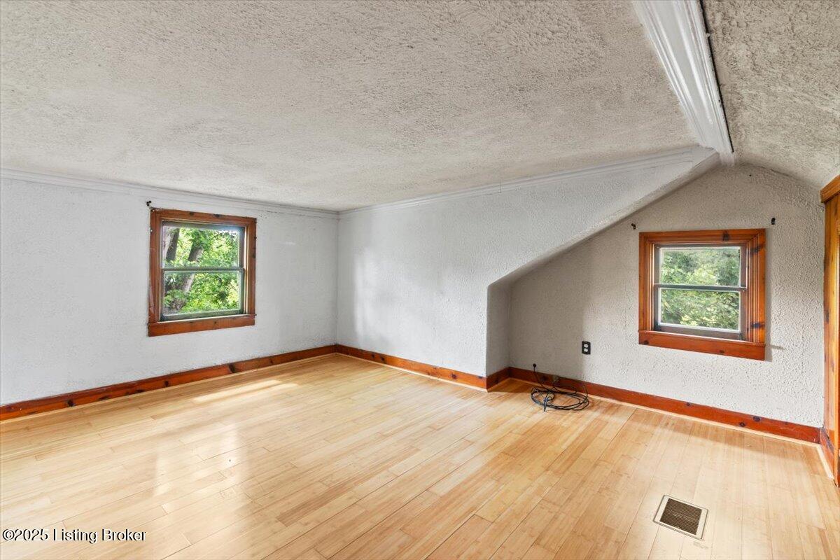 124 Maple Ave Property Photo 17
