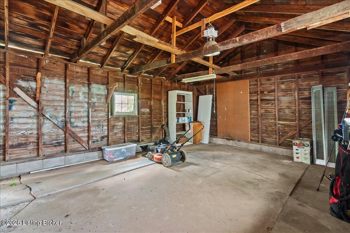 124 Maple Ave Property Photo 24