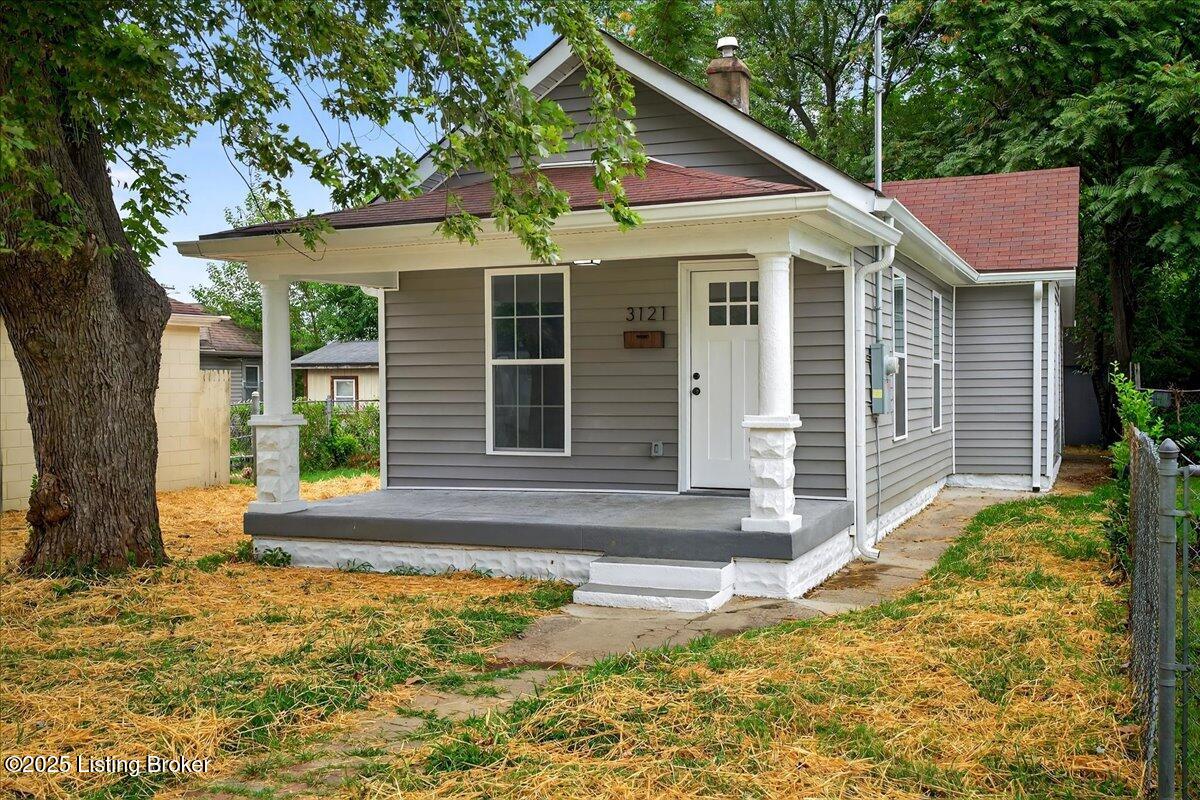 3121 W Magnolia Ave Property Photo 1
