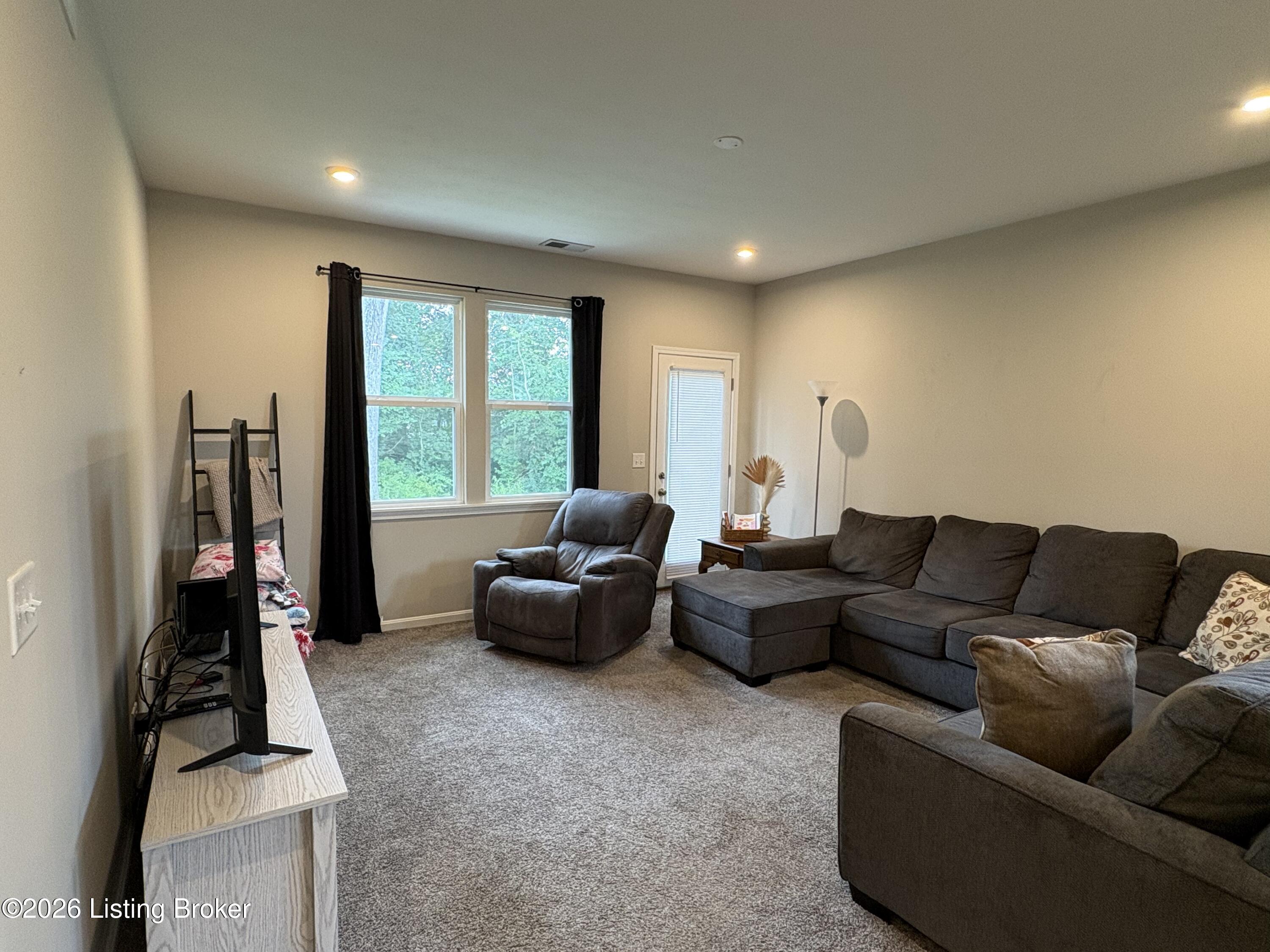 147 Harvest Moon Ct Property Photo 7