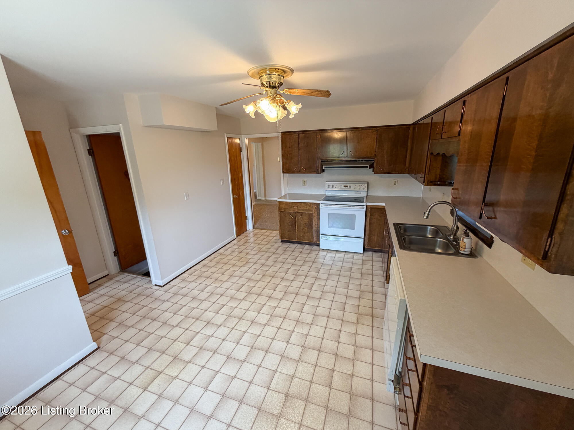 1813 Wesley Ave Property Photo 5
