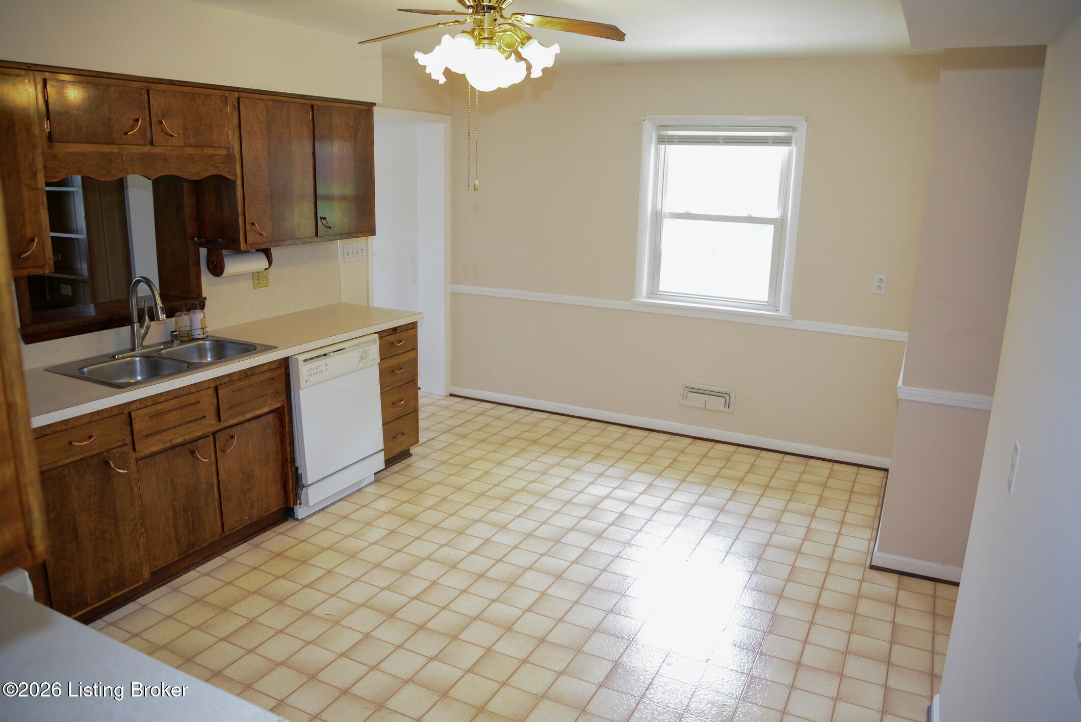 1813 Wesley Ave Property Photo 6