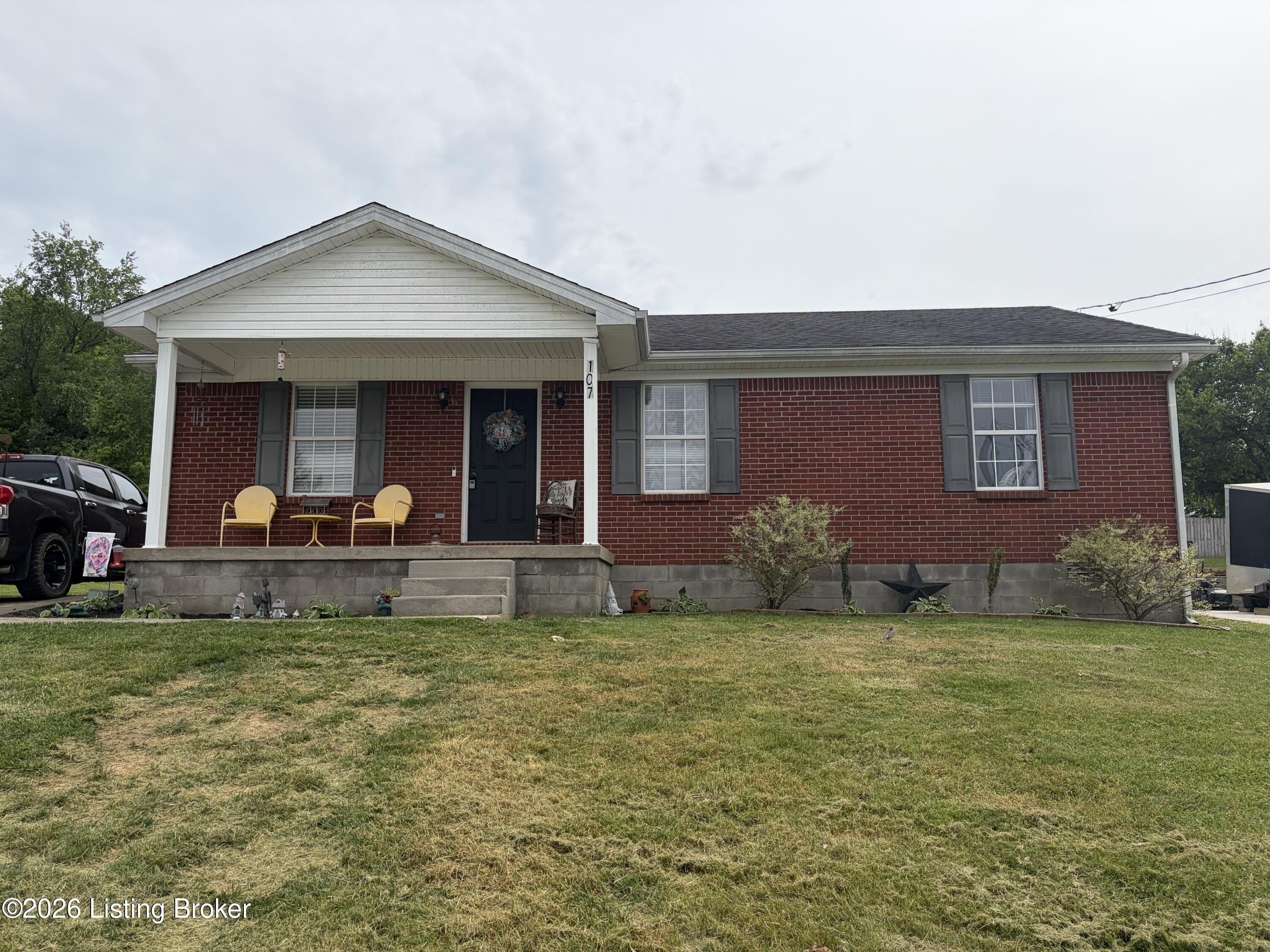 107 Watts Ct Property Photo 2