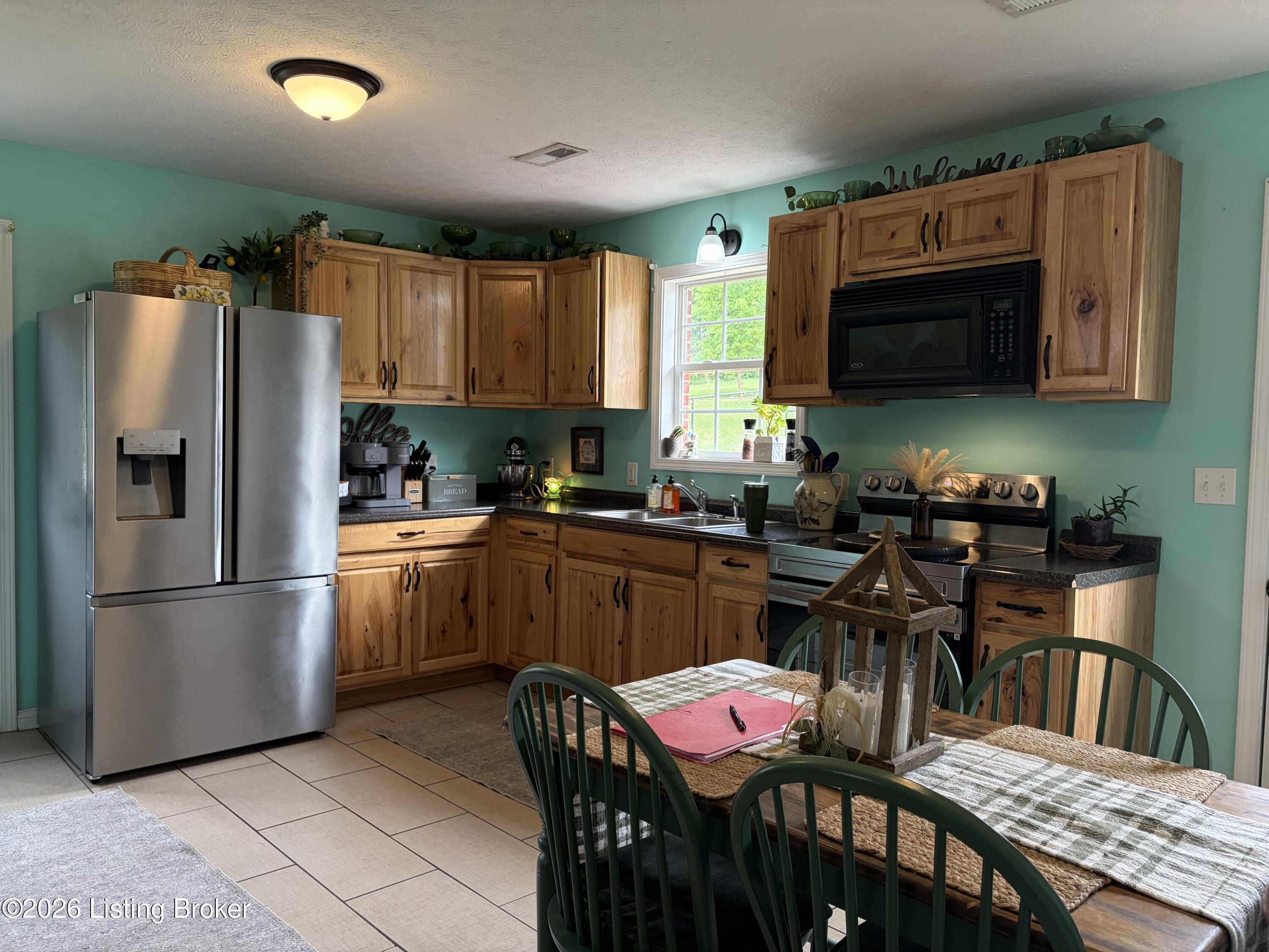 107 Watts Ct Property Photo 7