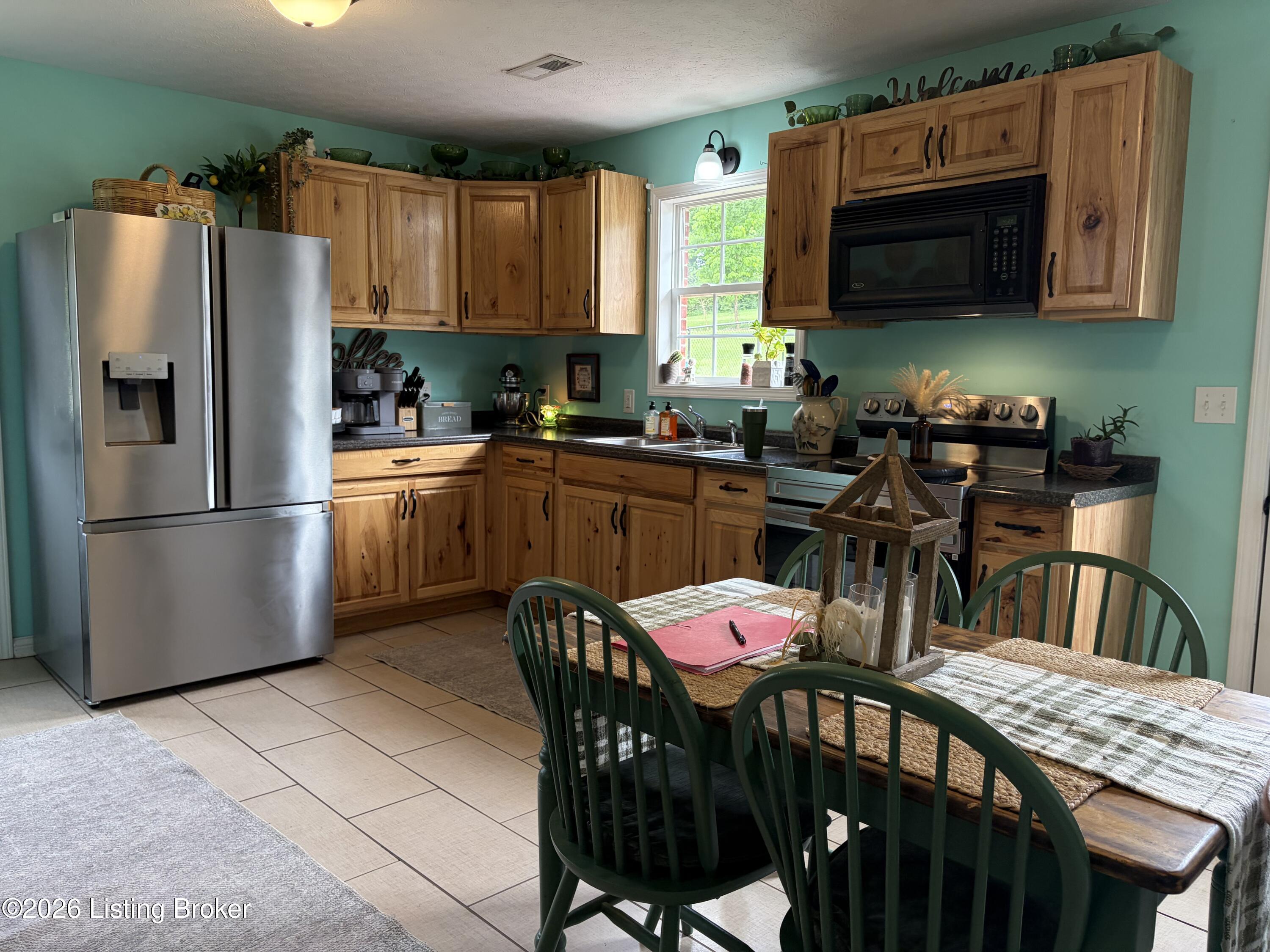 107 Watts Ct Property Photo 8