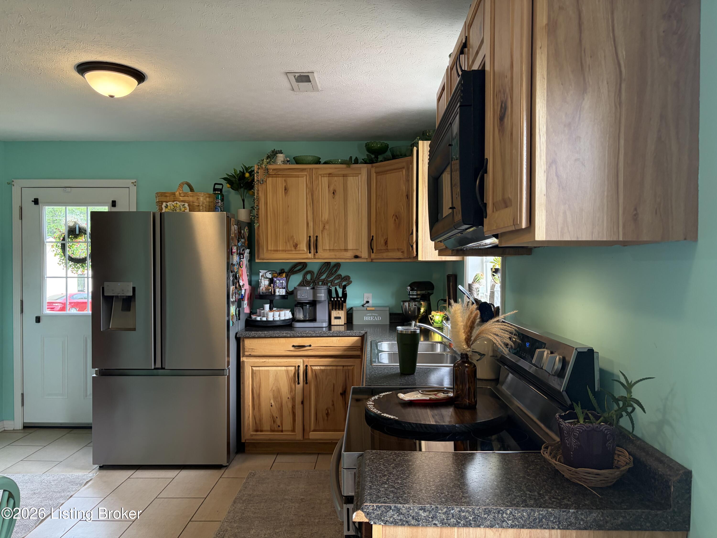 107 Watts Ct Property Photo 11