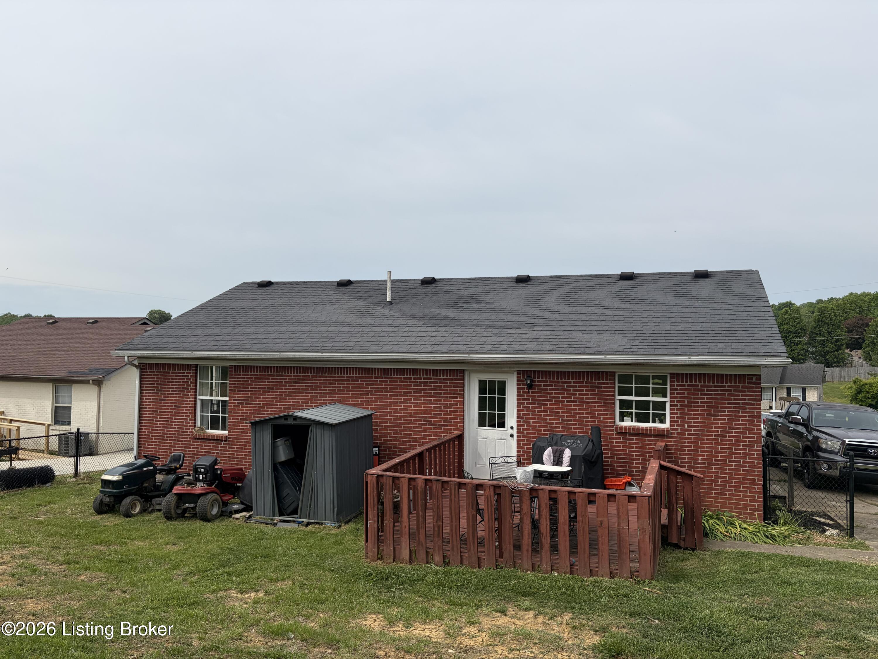 107 Watts Ct Property Photo 25