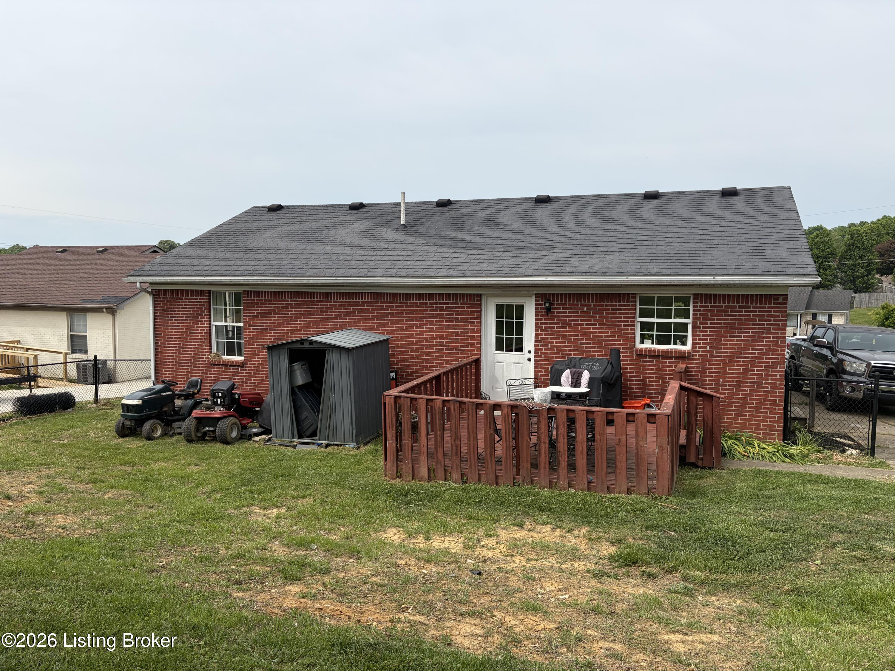 107 Watts Ct Property Photo 26