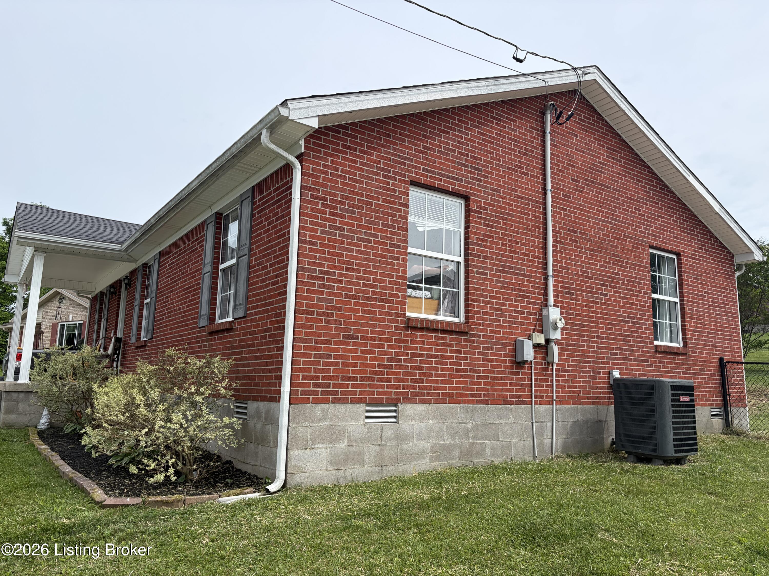 107 Watts Ct Property Photo 29