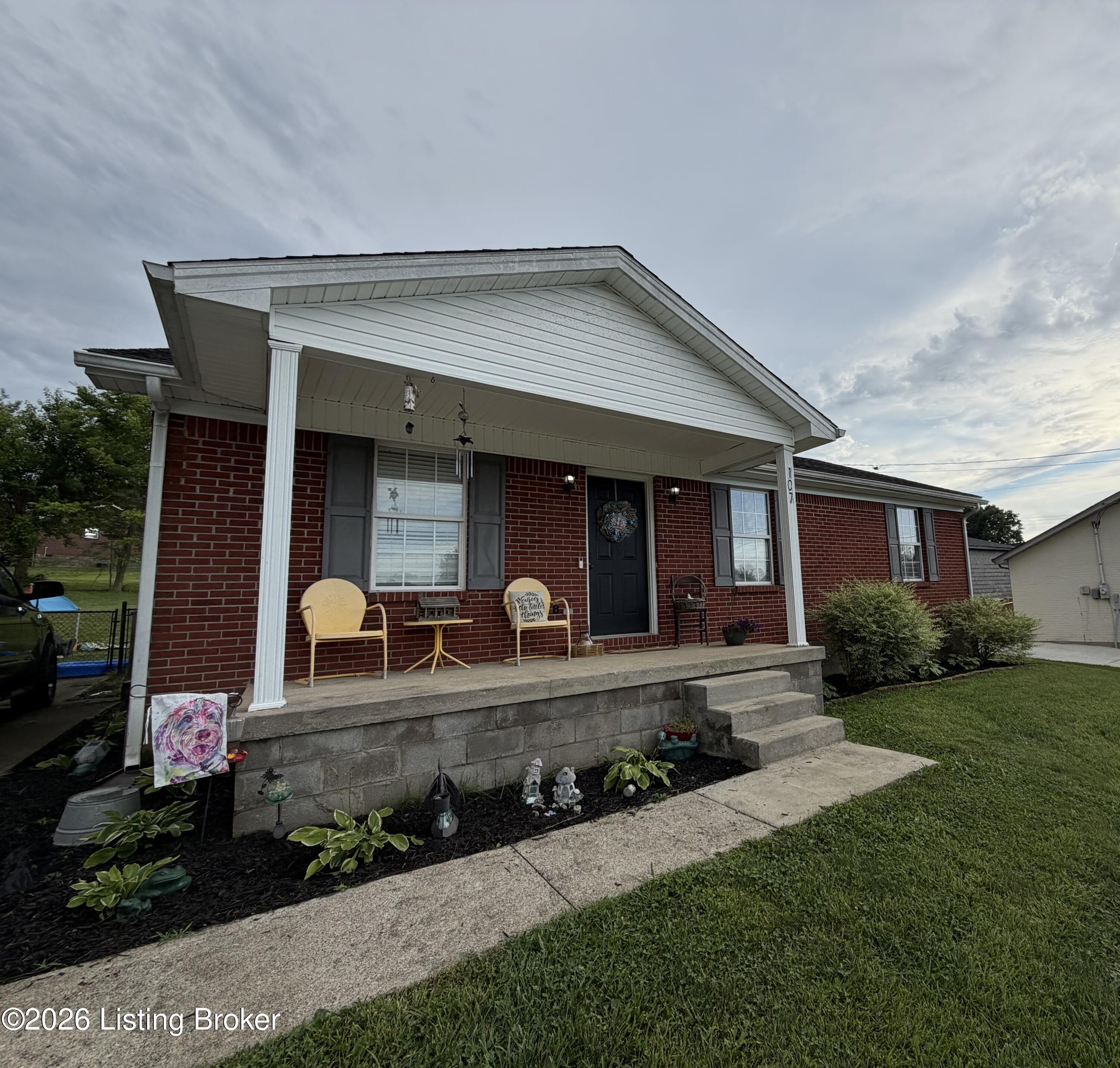 107 Watts Ct Property Photo 30