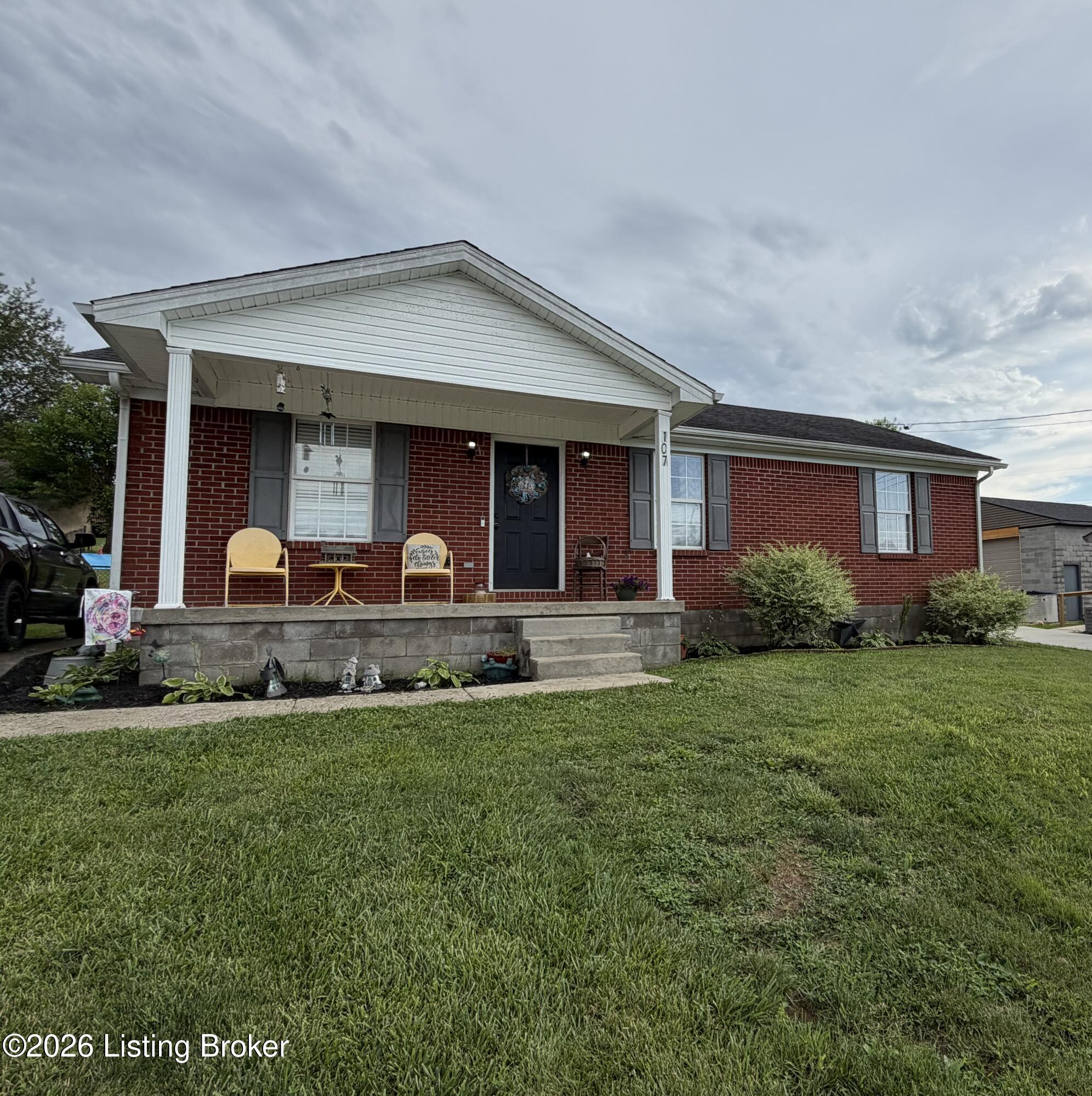 107 Watts Ct Property Photo 32