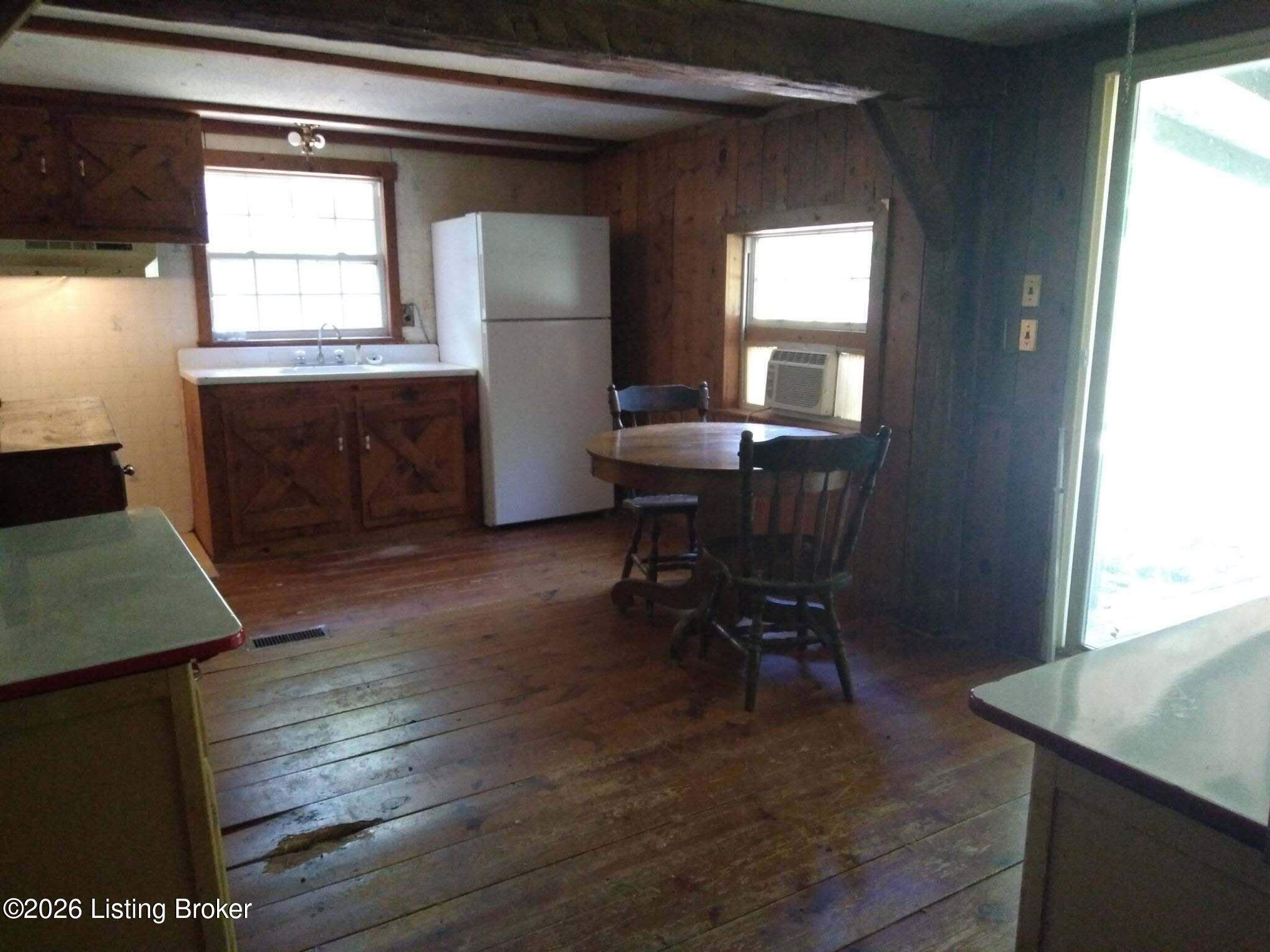 1010 N Spillman Ln Property Photo 3