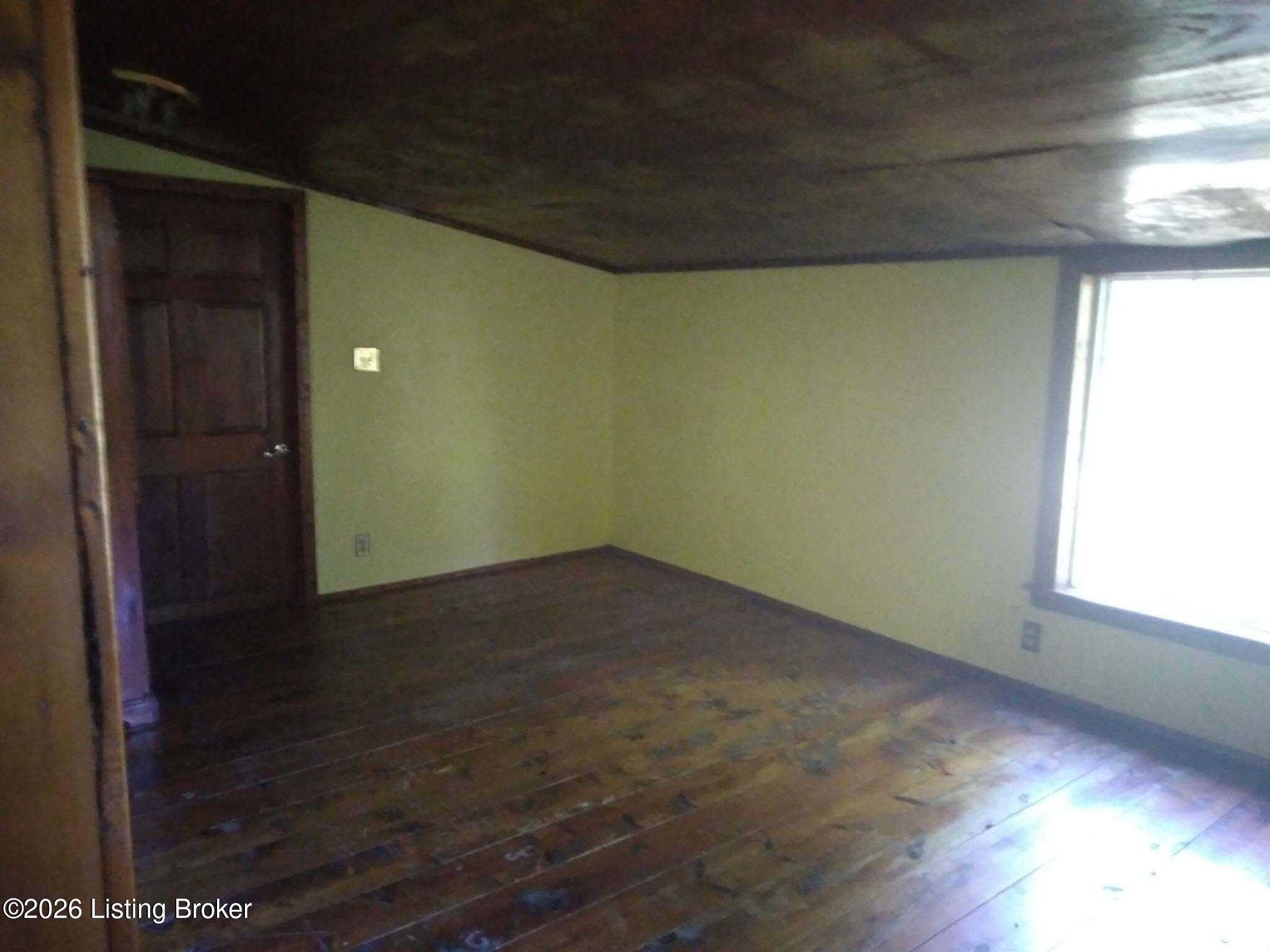 1010 N Spillman Ln Property Photo 4