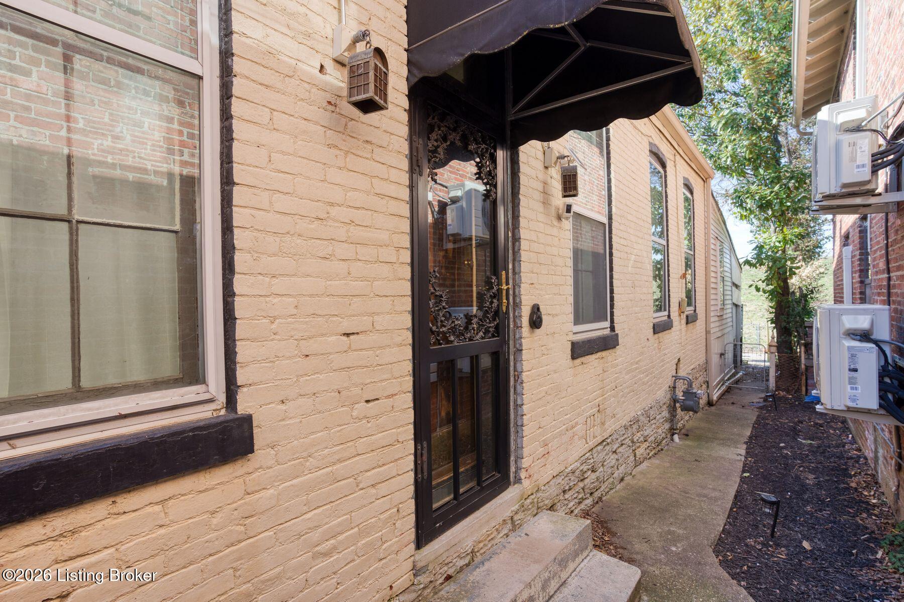 1667 Story Ave Property Photo 6