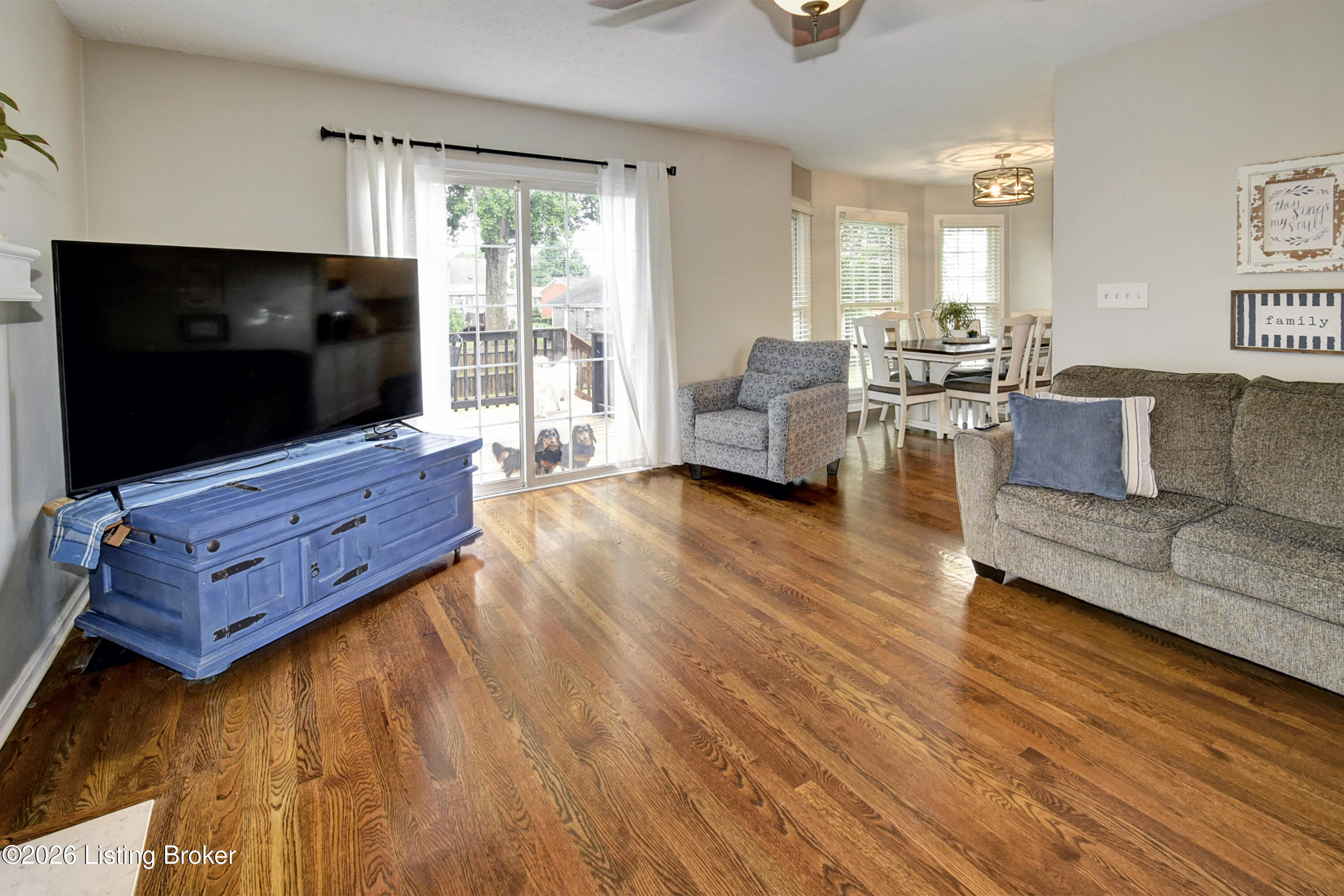 4924 Hunters Point Cir Property Photo 6