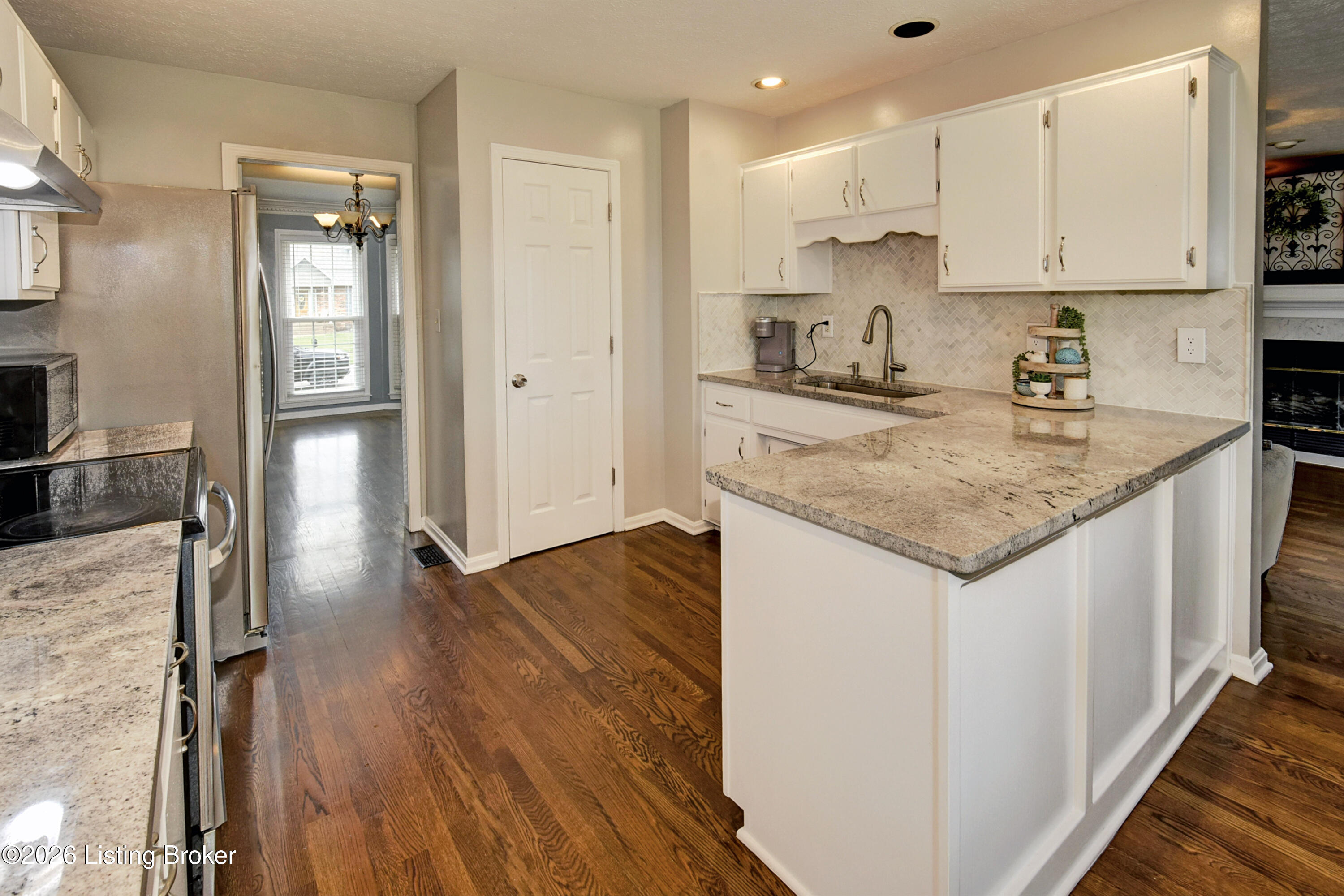 4924 Hunters Point Cir Property Photo 10