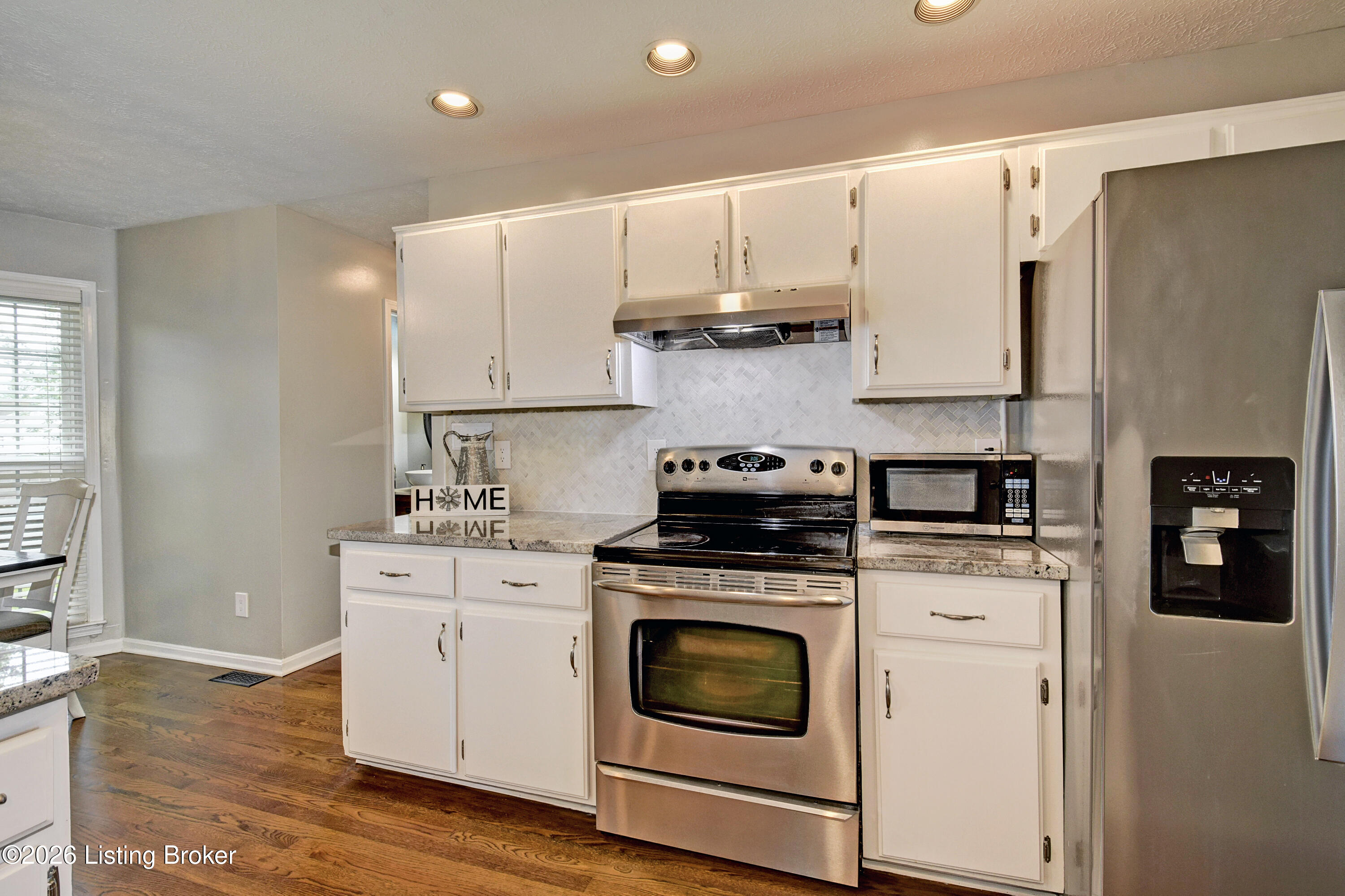 4924 Hunters Point Cir Property Photo 13