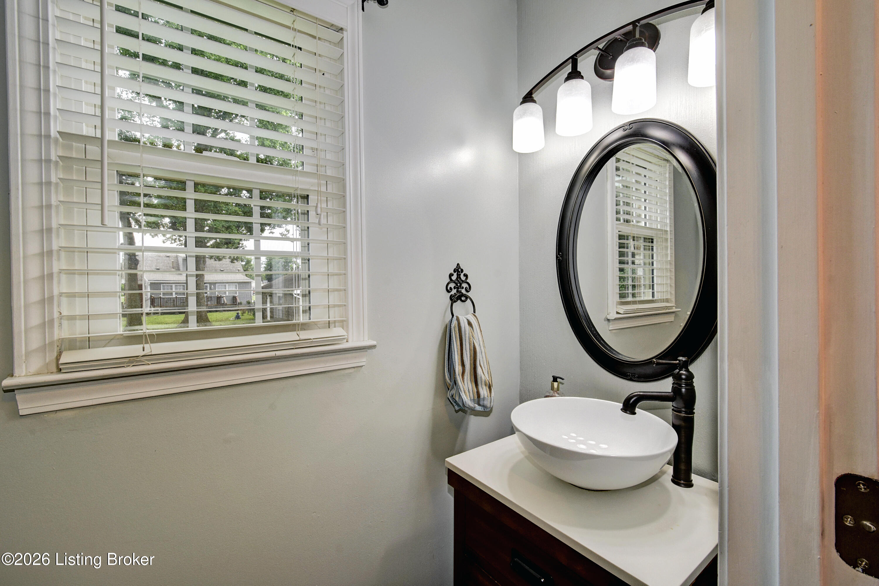 4924 Hunters Point Cir Property Photo 14