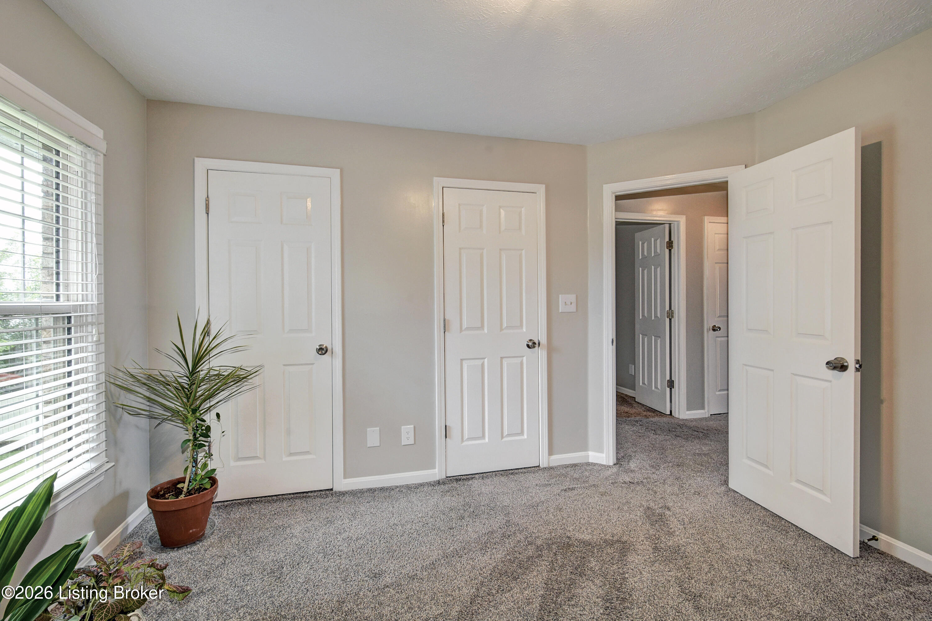 4924 Hunters Point Cir Property Photo 20