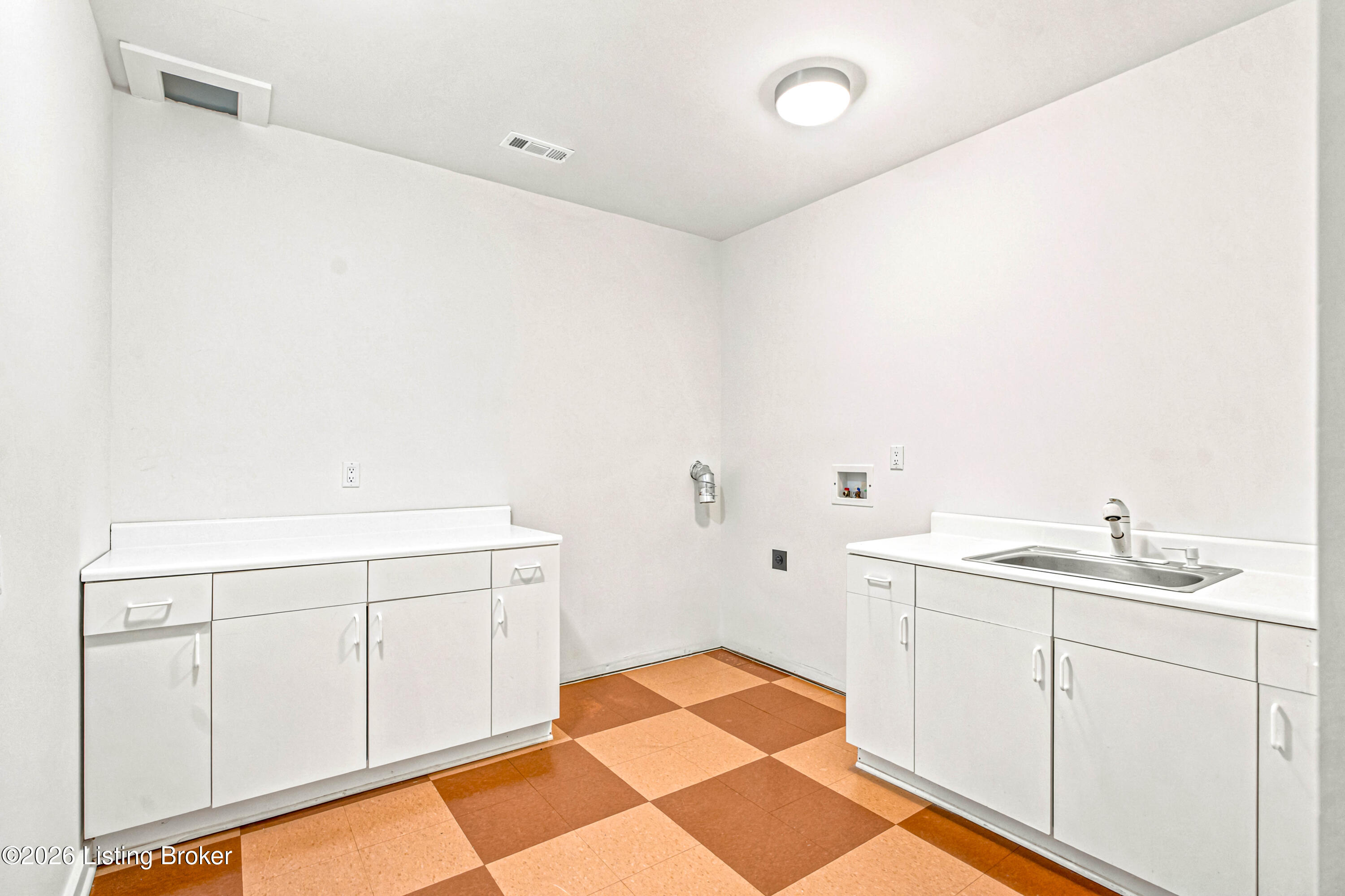 7325 Taylorsville Rd Property Photo 45