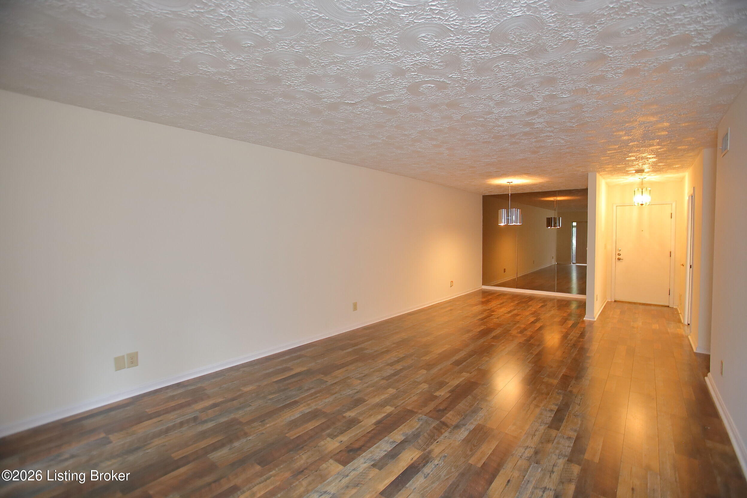 1602 Gardiner Ln 233 Property Photo 5