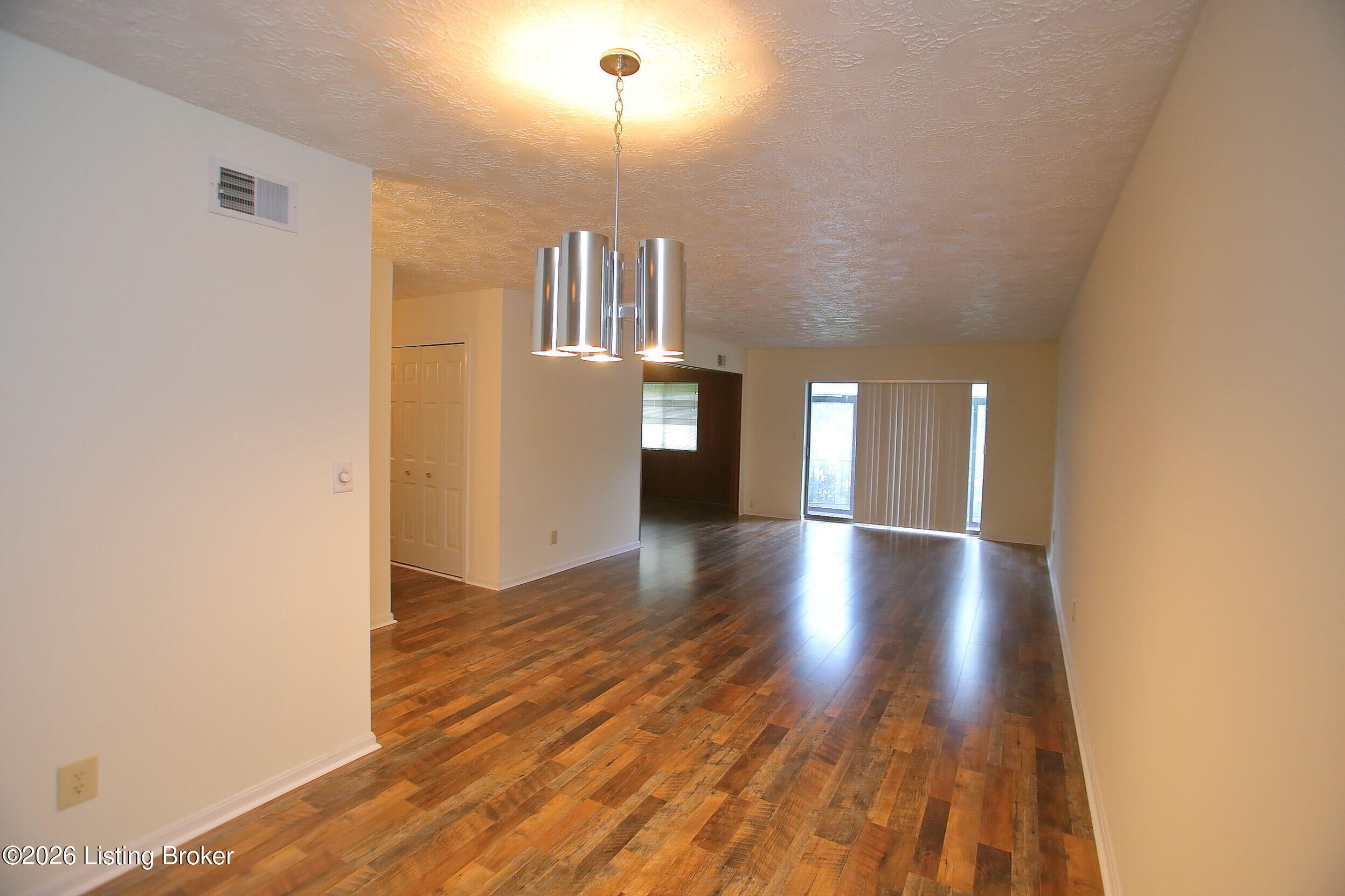 1602 Gardiner Ln 233 Property Photo 6