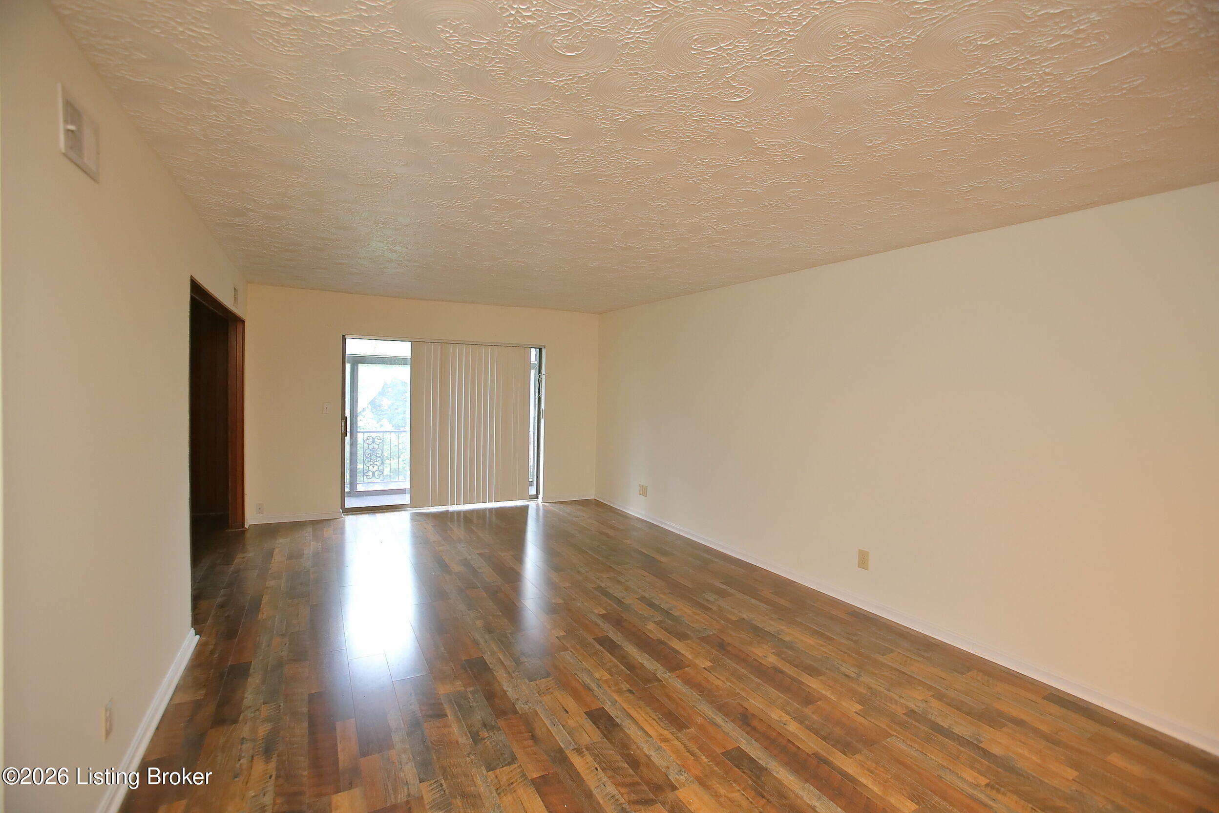 1602 Gardiner Ln 233 Property Photo 7