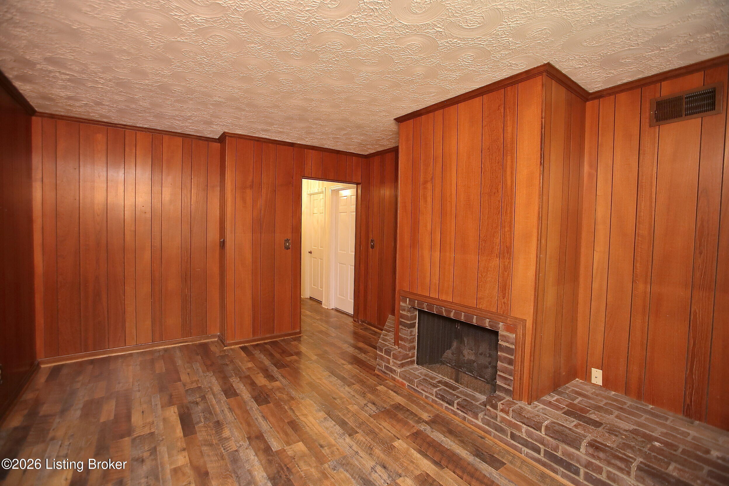 1602 Gardiner Ln 233 Property Photo 9
