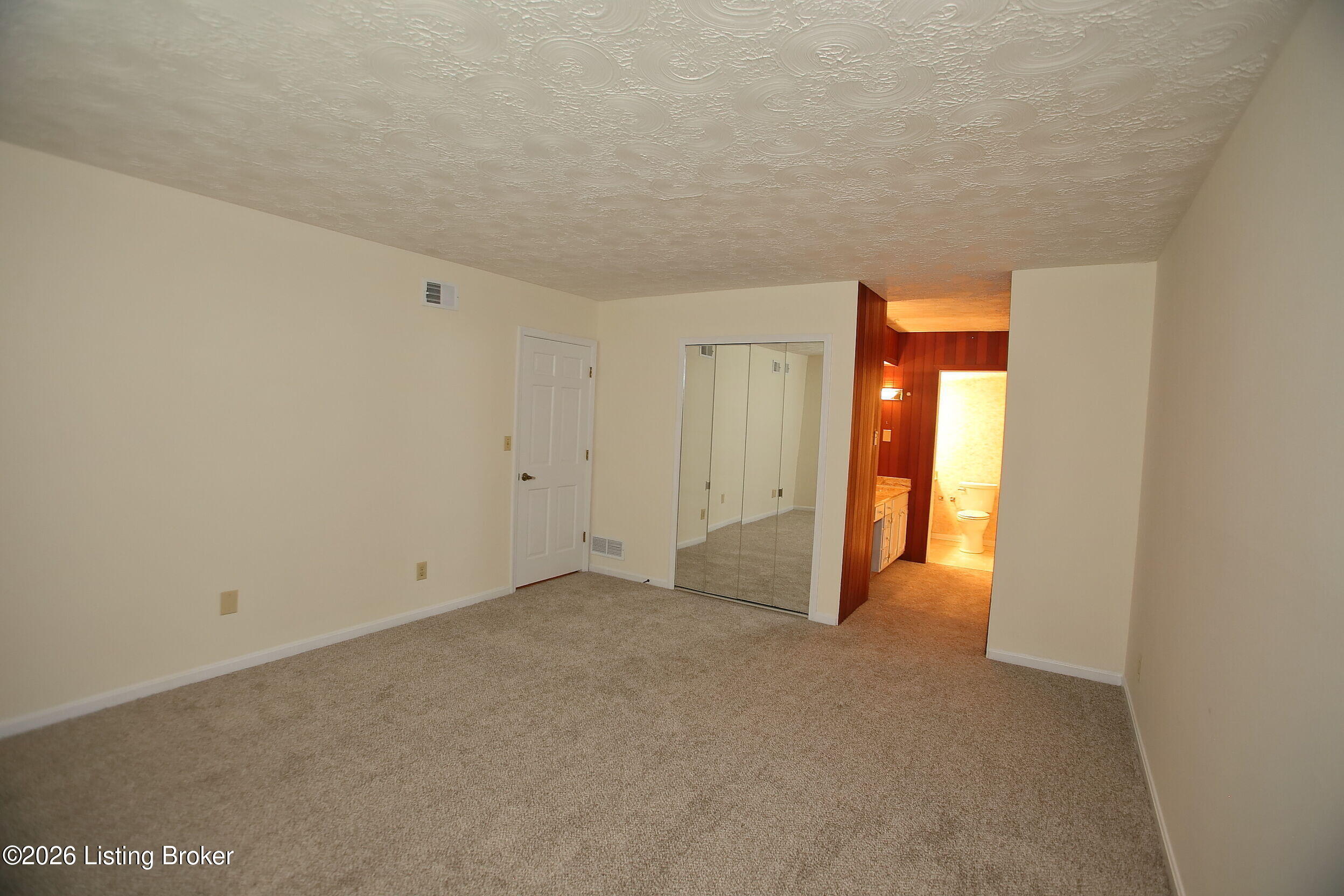 1602 Gardiner Ln 233 Property Photo 23