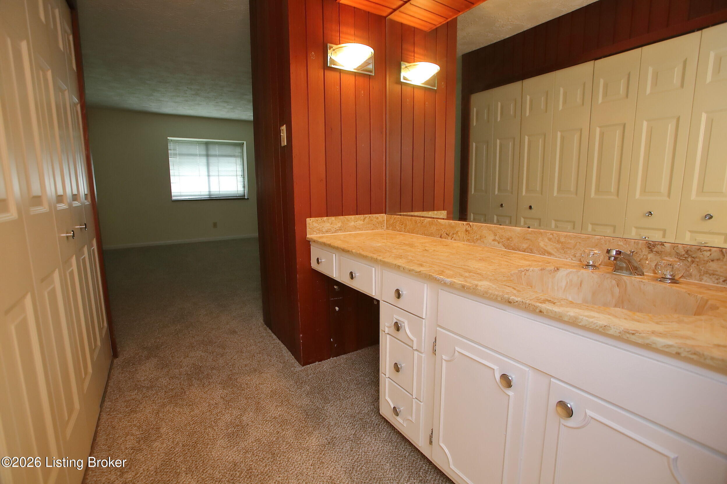 1602 Gardiner Ln 233 Property Photo 25