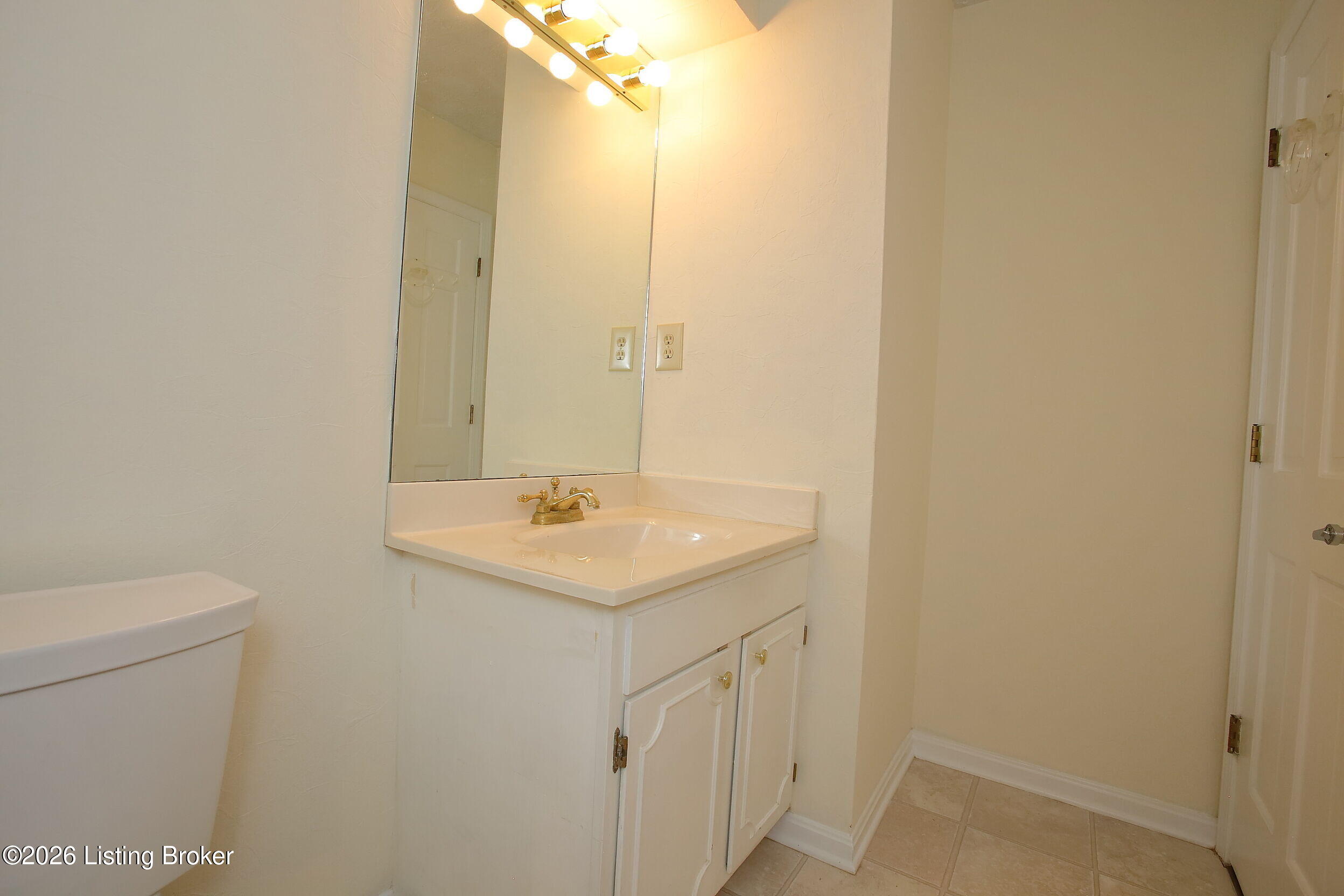 1602 Gardiner Ln 233 Property Photo 30