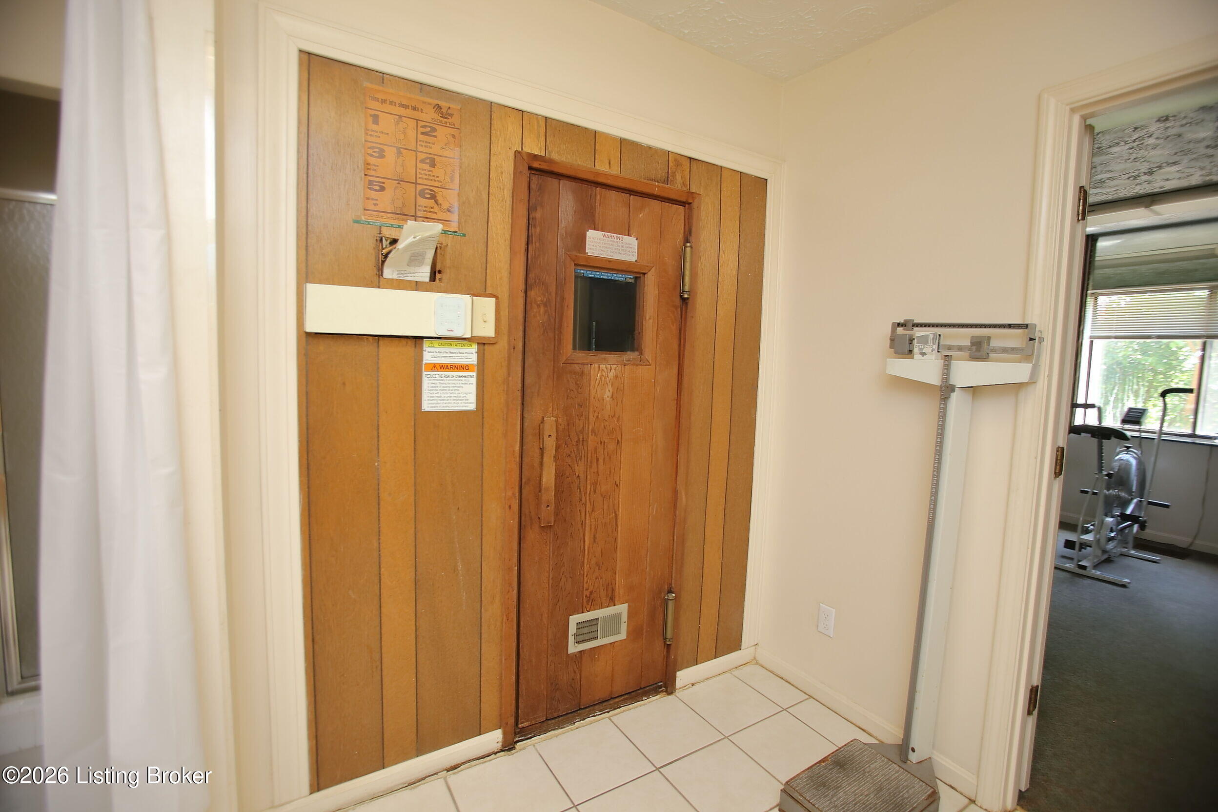 1602 Gardiner Ln 233 Property Photo 39