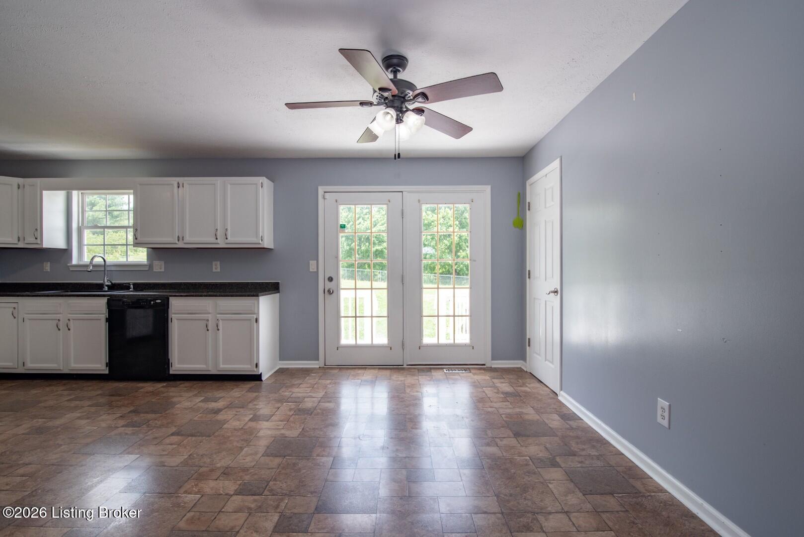 164 Carlton Ct Property Photo 12