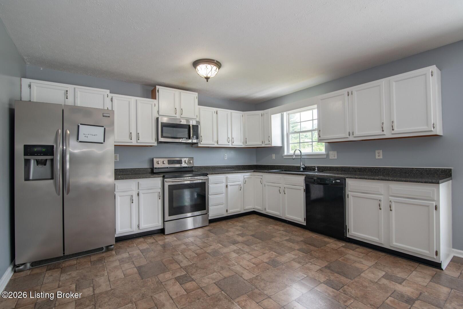 164 Carlton Ct Property Photo 14