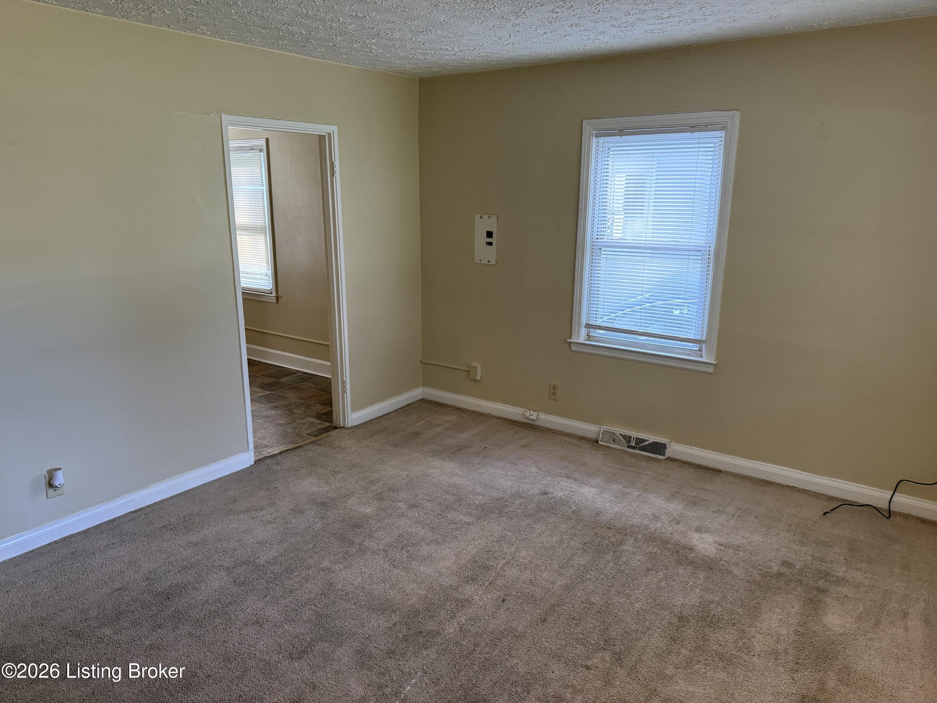1721 Model Rd Property Photo 9